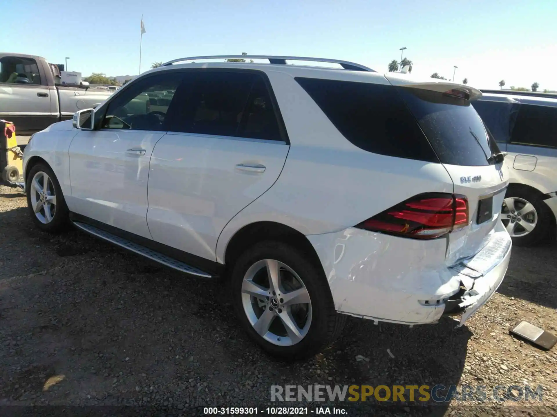 3 Photograph of a damaged car 4JGDA5GB0KB205128 MERCEDES-BENZ GLE 2019