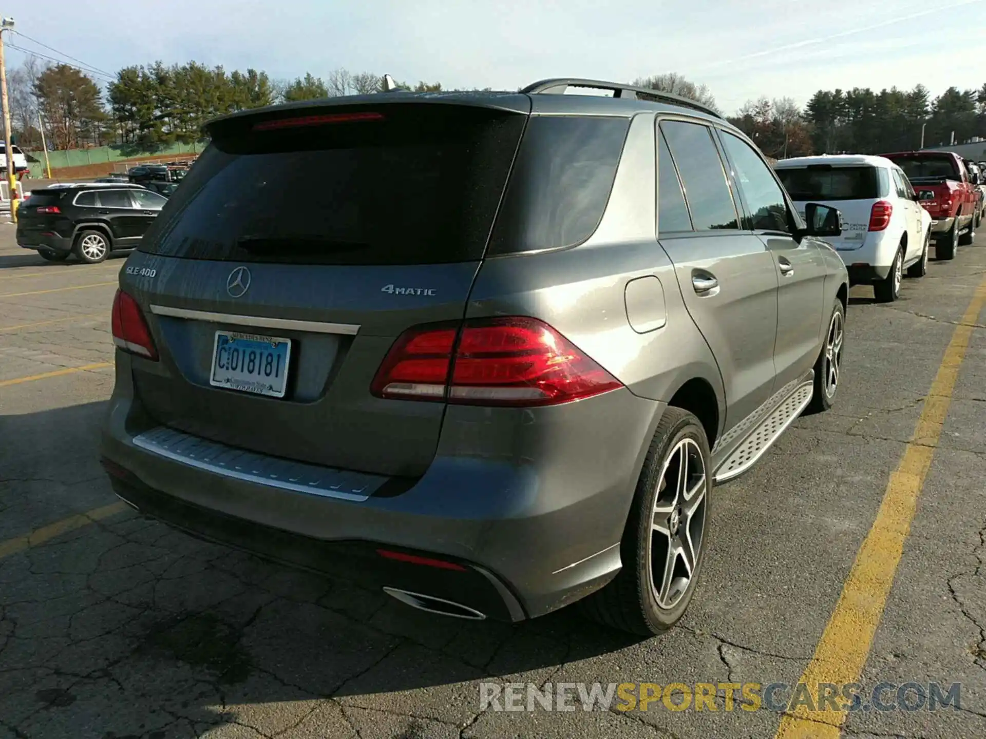 3 Photograph of a damaged car 4JGDA5GB0KB212404 MERCEDES-BENZ GLE 2019