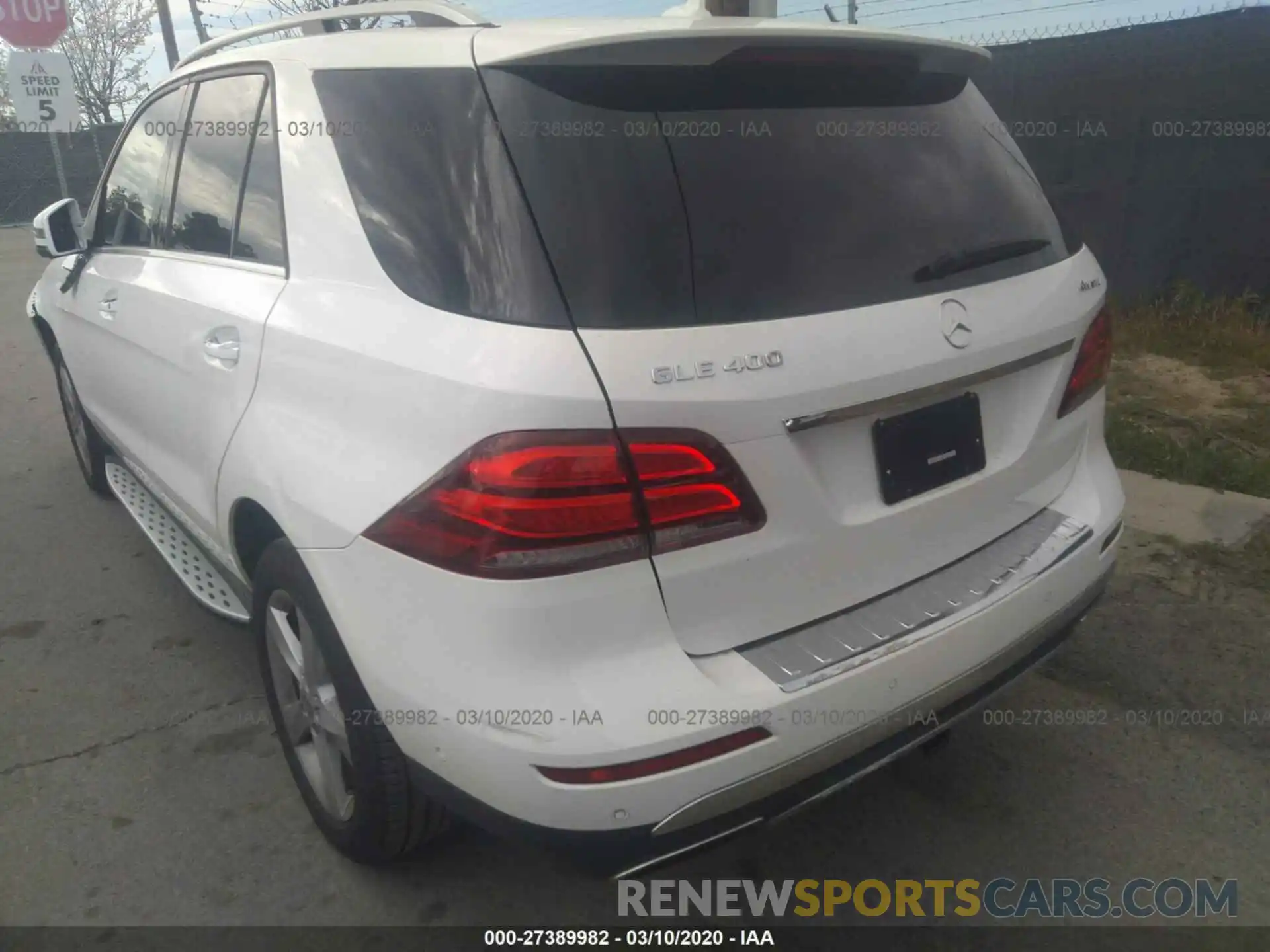 3 Photograph of a damaged car 4JGDA5GB1KB213982 MERCEDES-BENZ GLE 2019