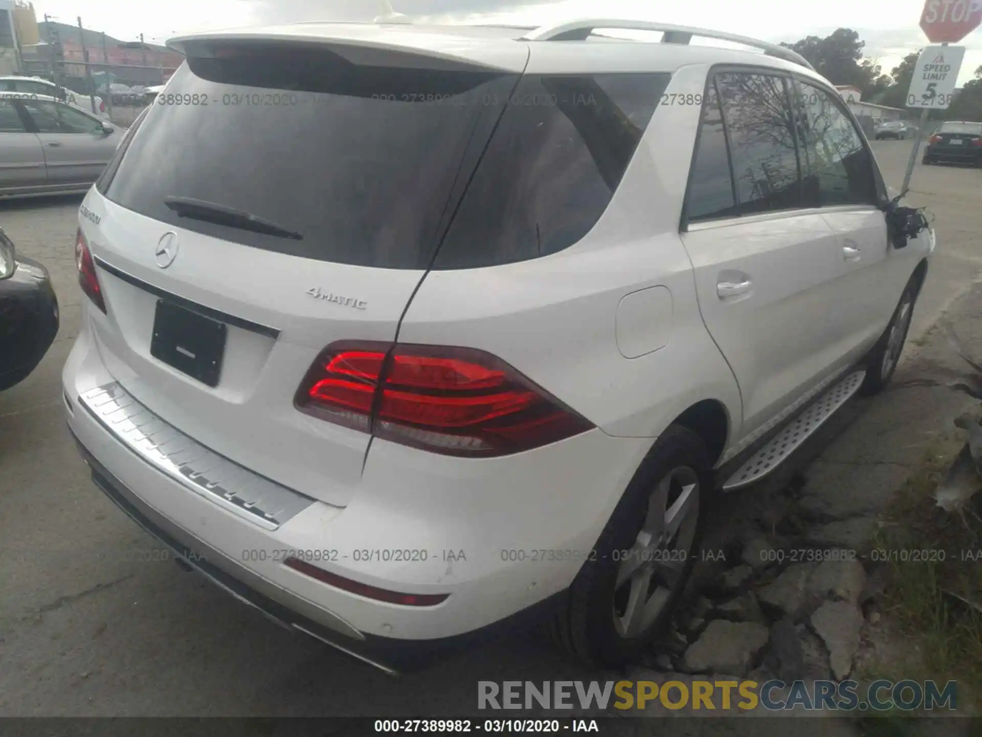 4 Photograph of a damaged car 4JGDA5GB1KB213982 MERCEDES-BENZ GLE 2019