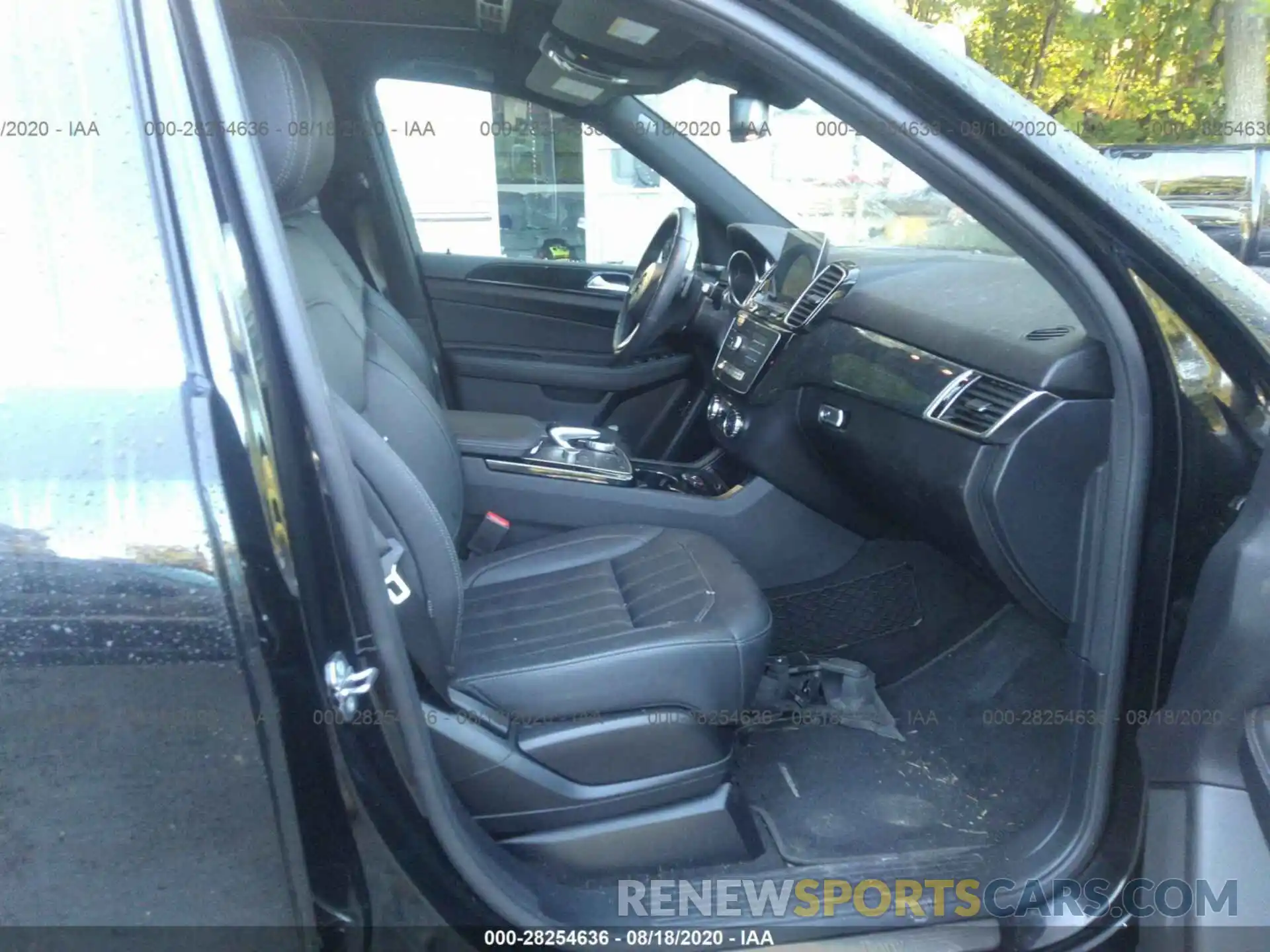 5 Photograph of a damaged car 4JGDA5GB2KB204630 MERCEDES-BENZ GLE 2019