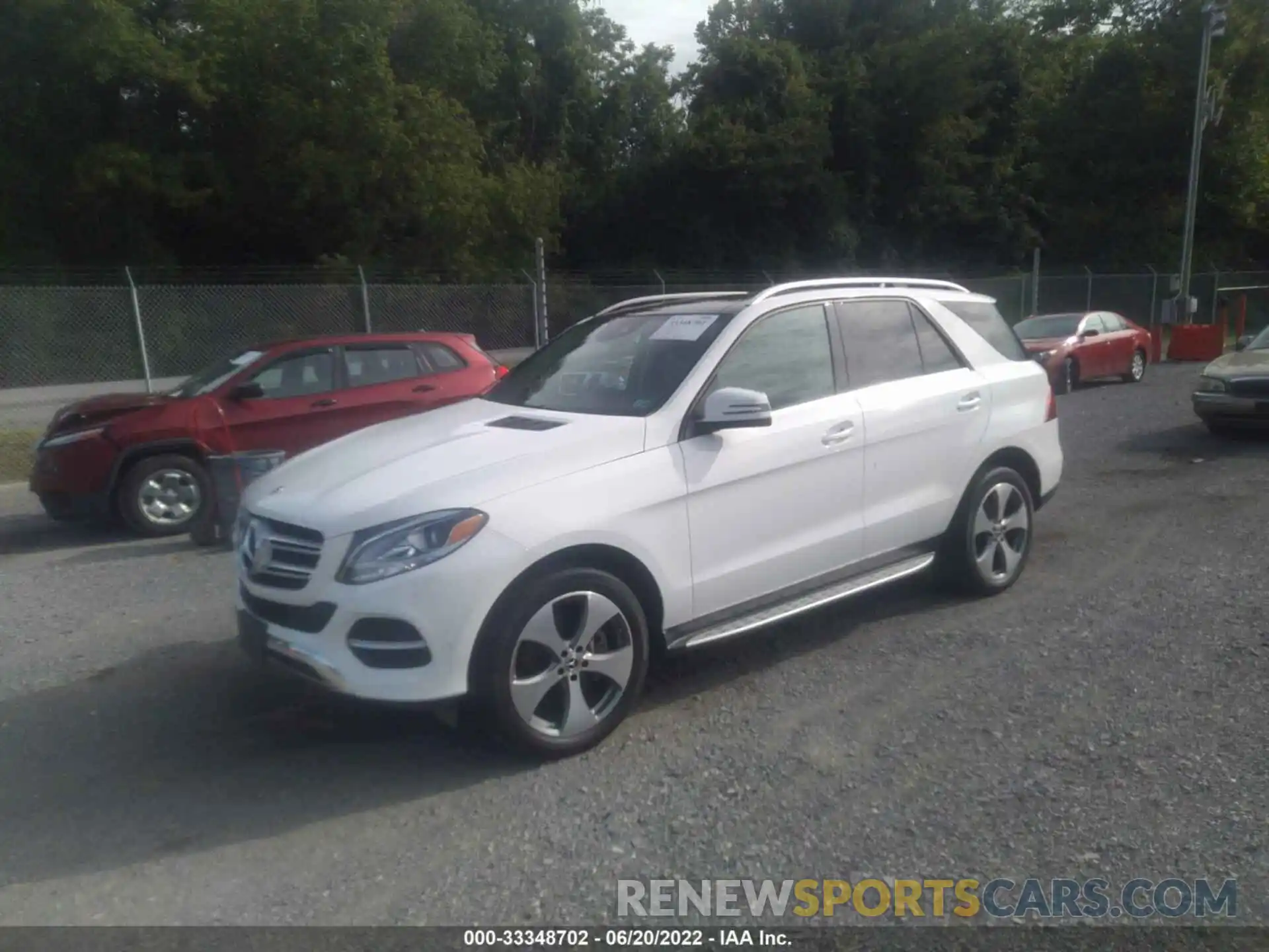 2 Photograph of a damaged car 4JGDA5GB2KB211206 MERCEDES-BENZ GLE 2019