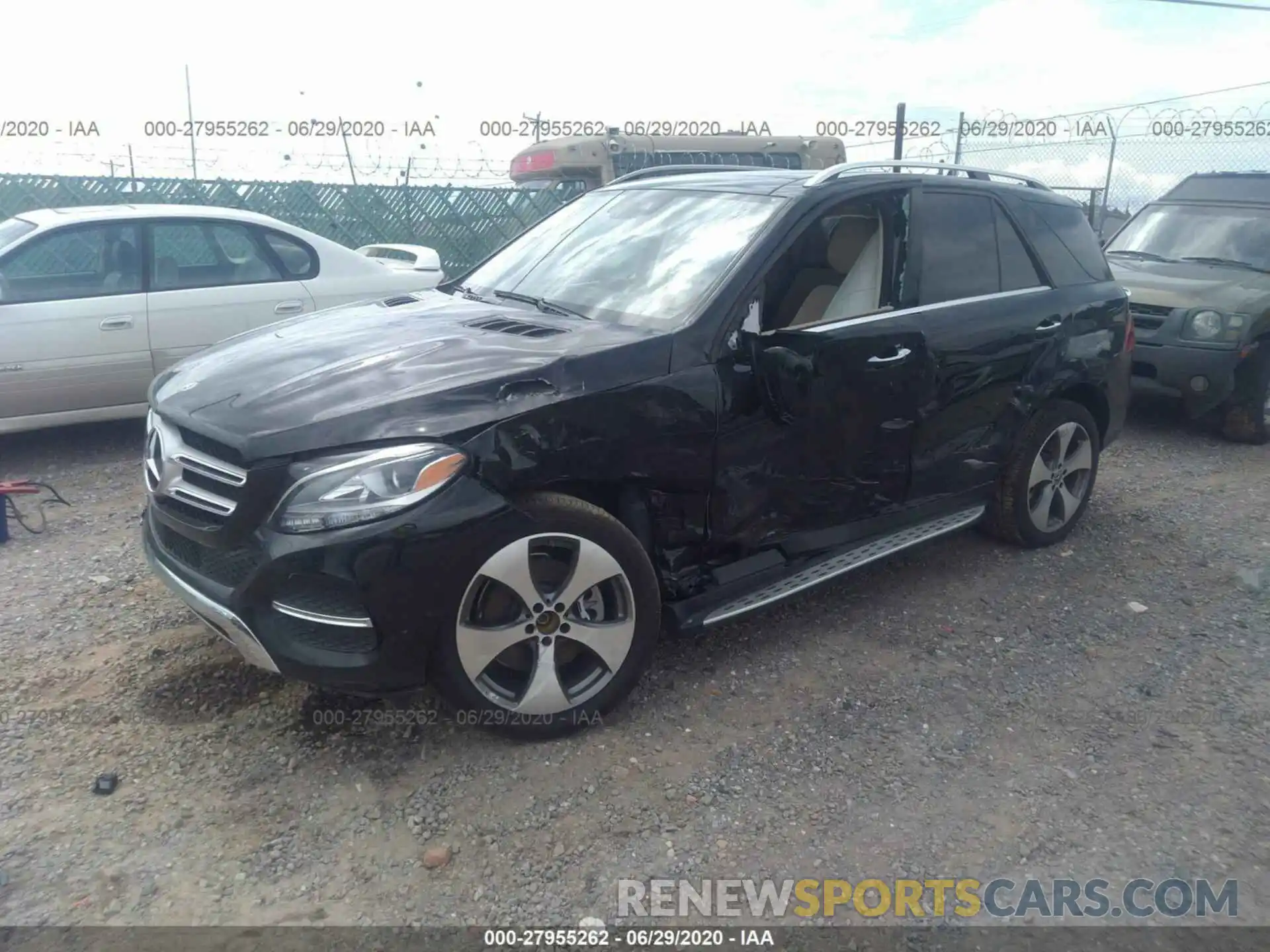 2 Photograph of a damaged car 4JGDA5GB2KB211237 MERCEDES-BENZ GLE 2019