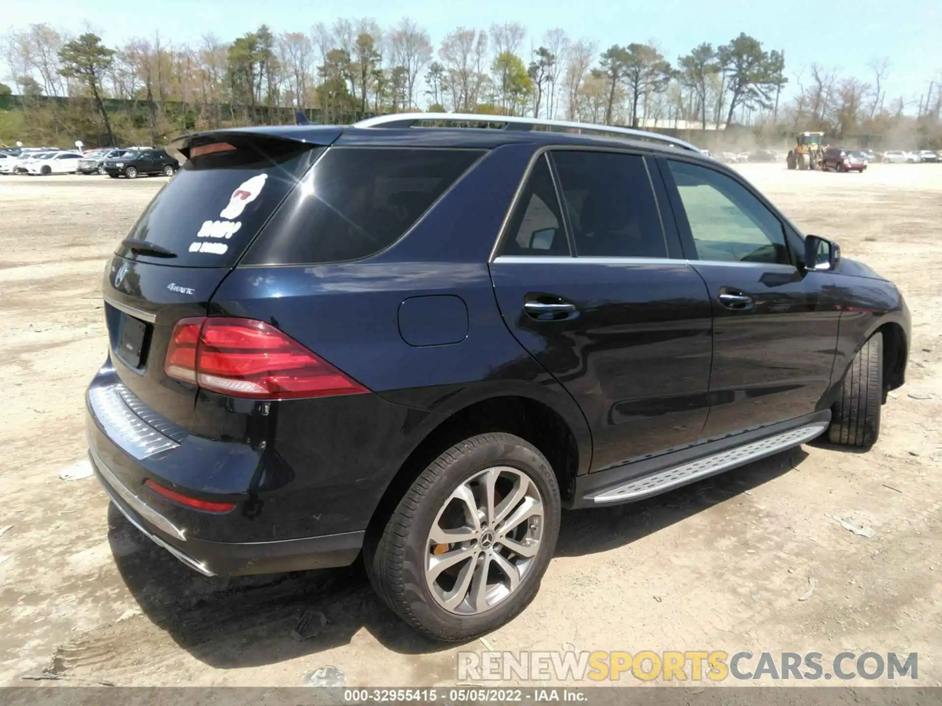 4 Photograph of a damaged car 4JGDA5GB3KB206659 MERCEDES-BENZ GLE 2019