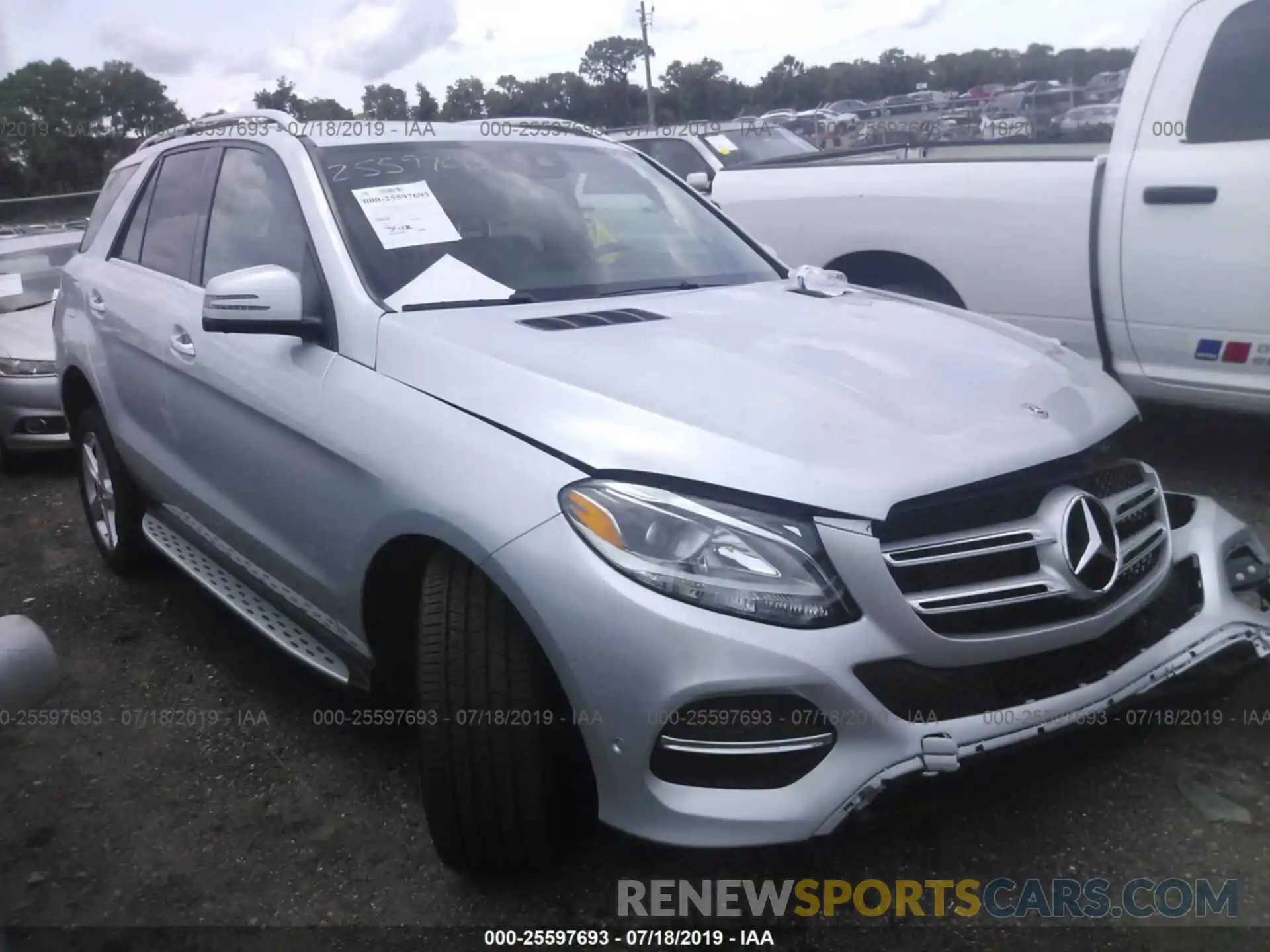 1 Photograph of a damaged car 4JGDA5GB3KB212655 MERCEDES-BENZ GLE 2019