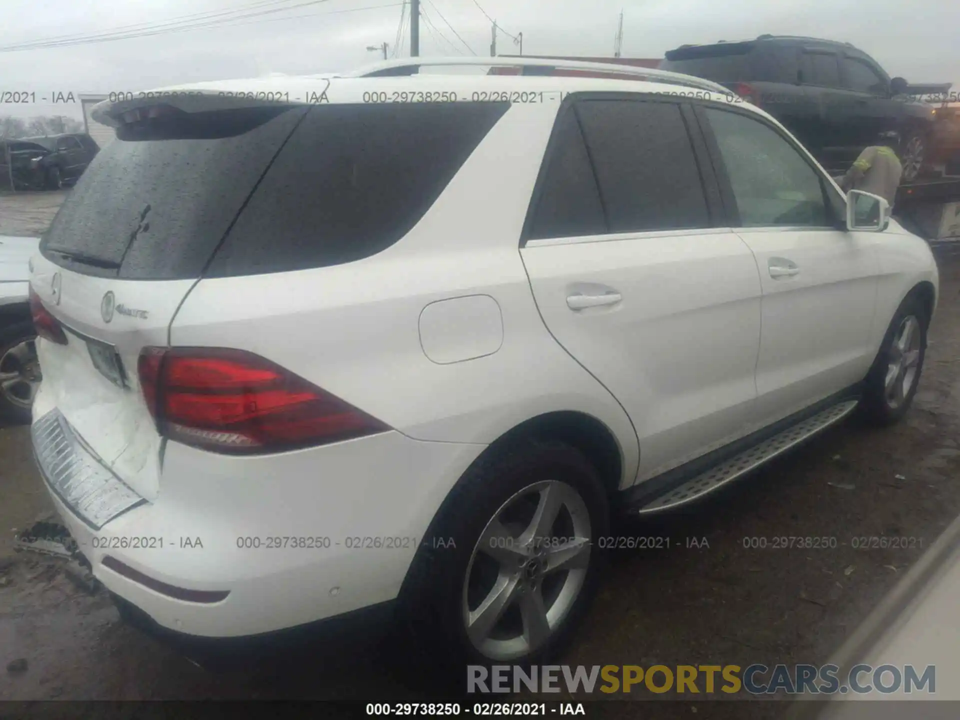 4 Photograph of a damaged car 4JGDA5GB4KB211773 MERCEDES-BENZ GLE 2019