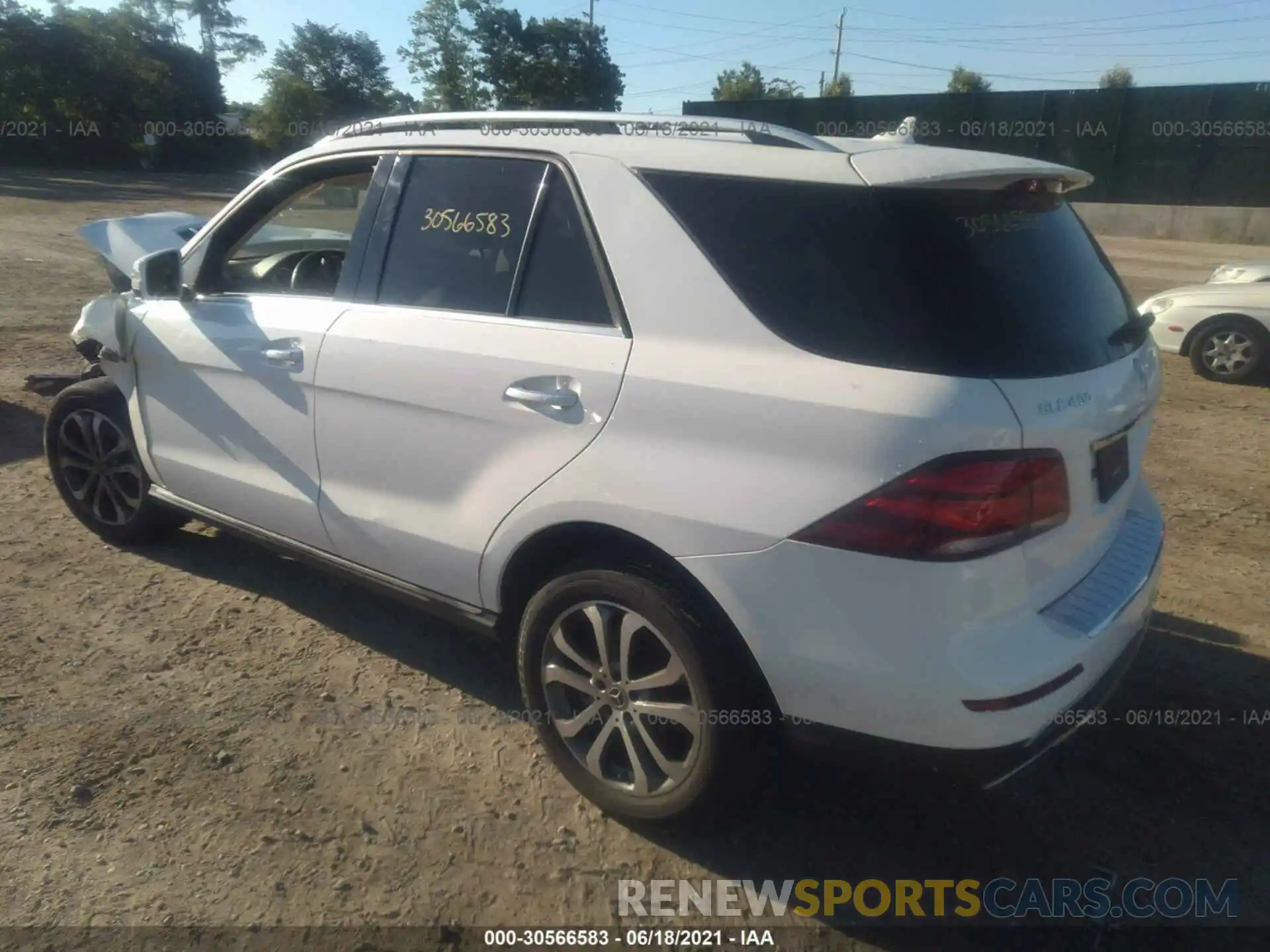 3 Photograph of a damaged car 4JGDA5GB4KB217203 MERCEDES-BENZ GLE 2019