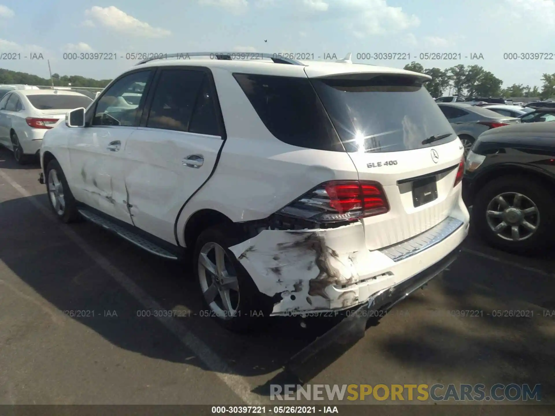 3 Photograph of a damaged car 4JGDA5GB5KB209725 MERCEDES-BENZ GLE 2019