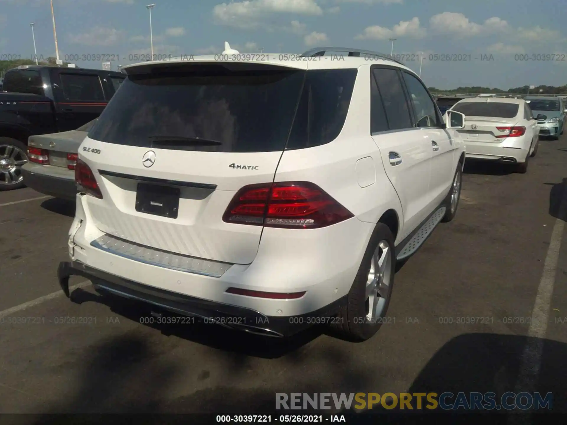 4 Photograph of a damaged car 4JGDA5GB5KB209725 MERCEDES-BENZ GLE 2019