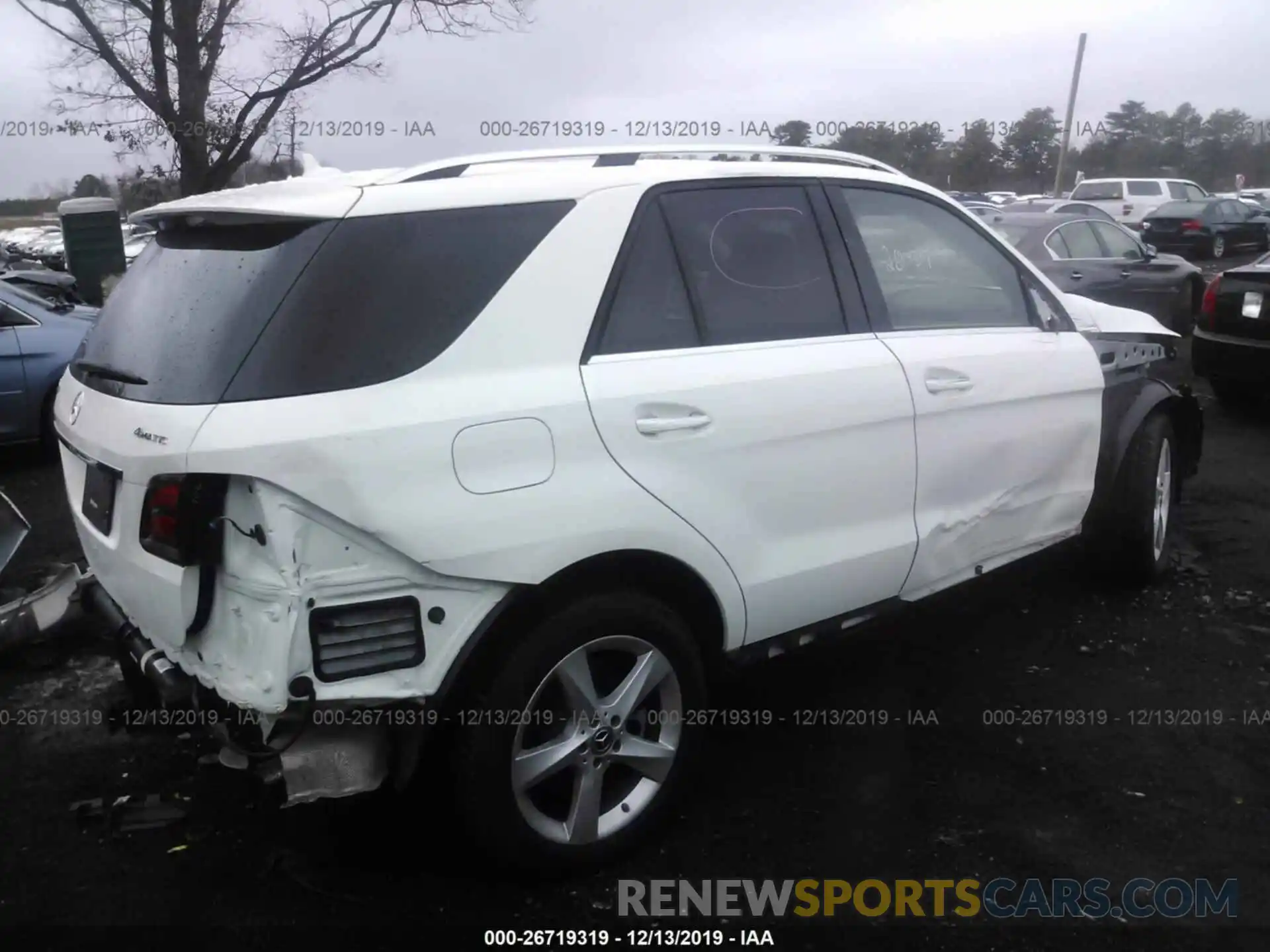 4 Photograph of a damaged car 4JGDA5GB5KB209871 MERCEDES-BENZ GLE 2019