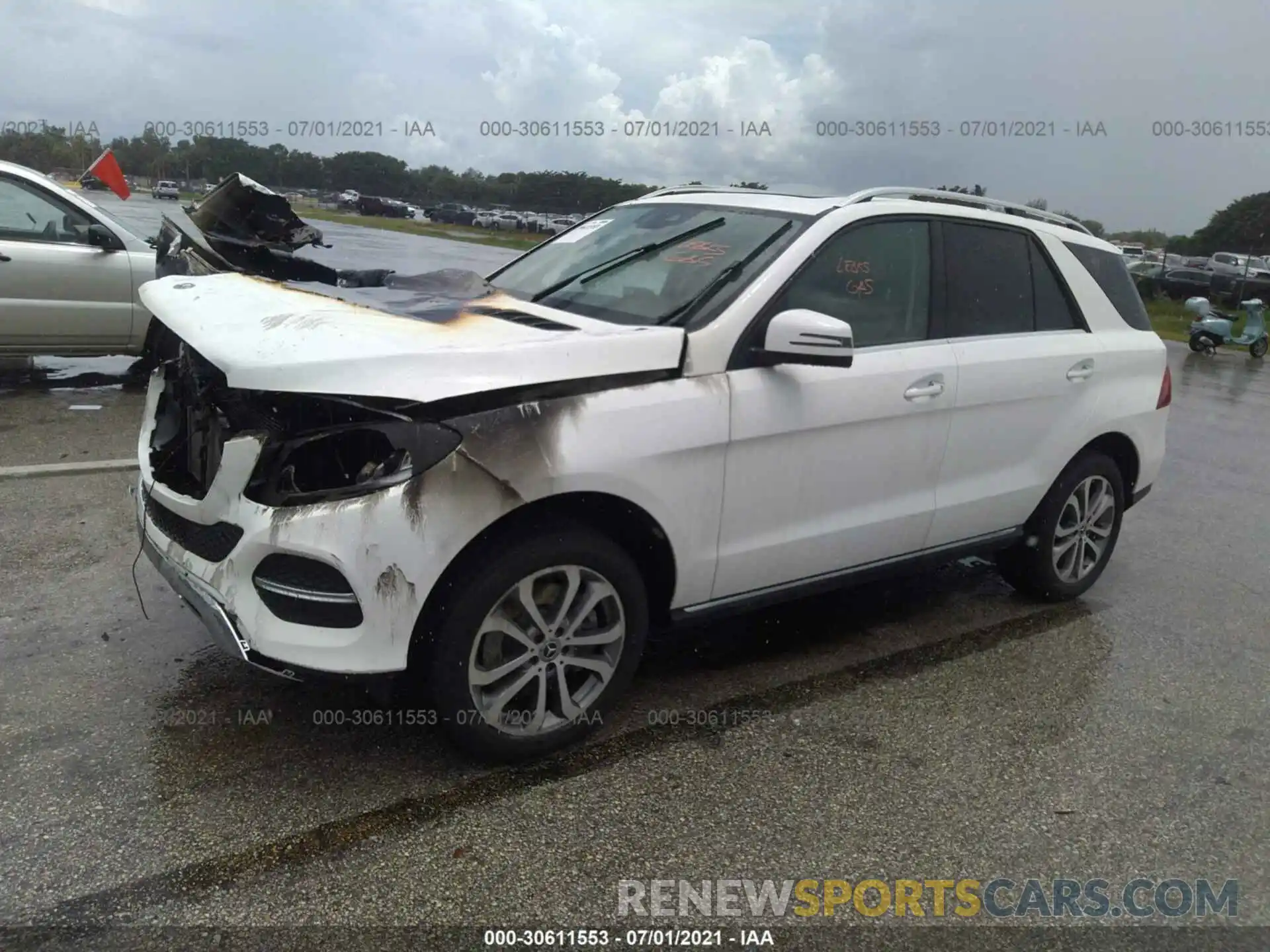 2 Photograph of a damaged car 4JGDA5GB5KB217338 MERCEDES-BENZ GLE 2019