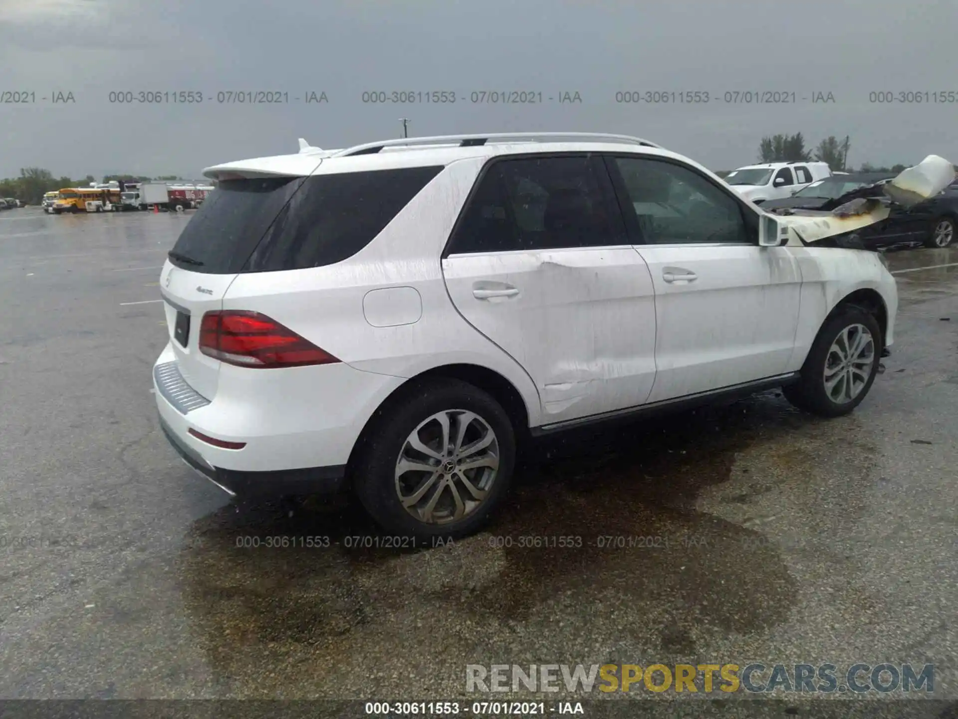 4 Photograph of a damaged car 4JGDA5GB5KB217338 MERCEDES-BENZ GLE 2019