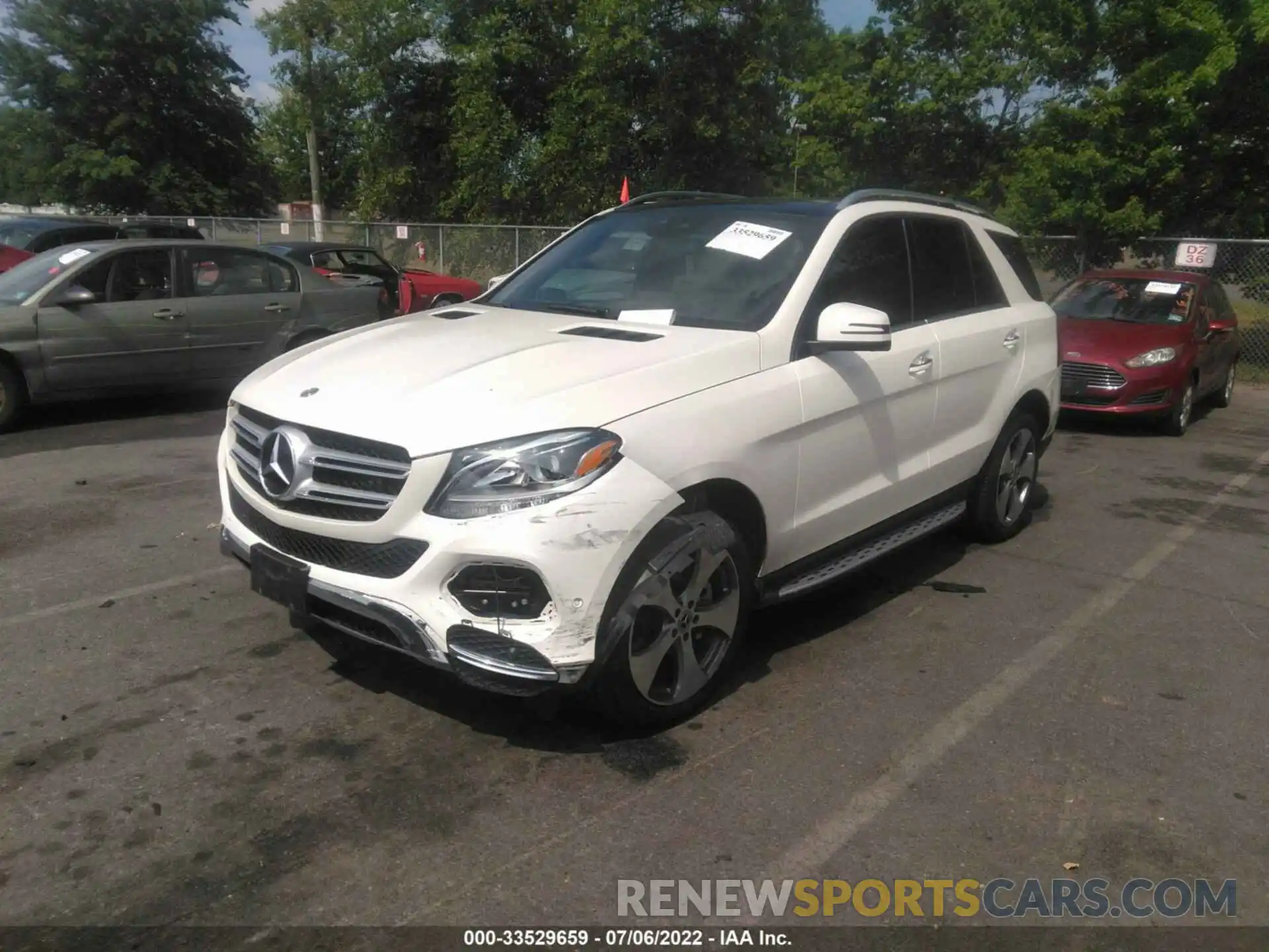 2 Photograph of a damaged car 4JGDA5GB7KB206017 MERCEDES-BENZ GLE 2019