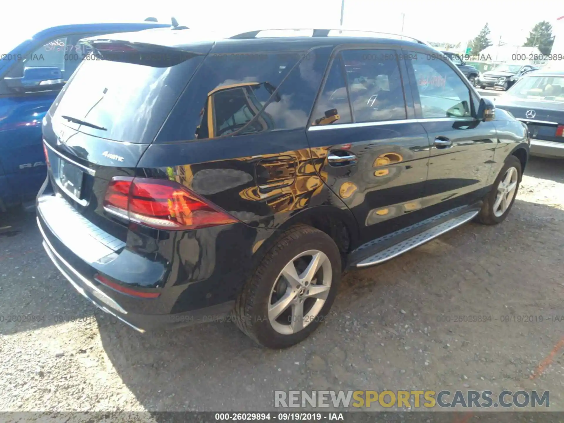 4 Photograph of a damaged car 4JGDA5GB8KB218290 MERCEDES-BENZ GLE 2019