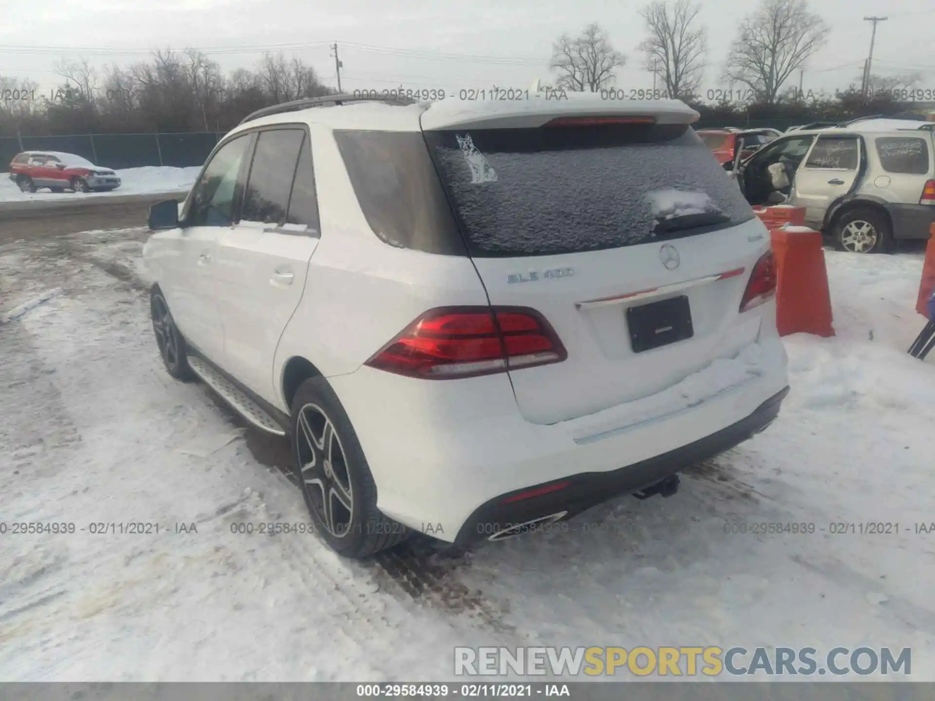 3 Photograph of a damaged car 4JGDA5GB9KB212644 MERCEDES-BENZ GLE 2019