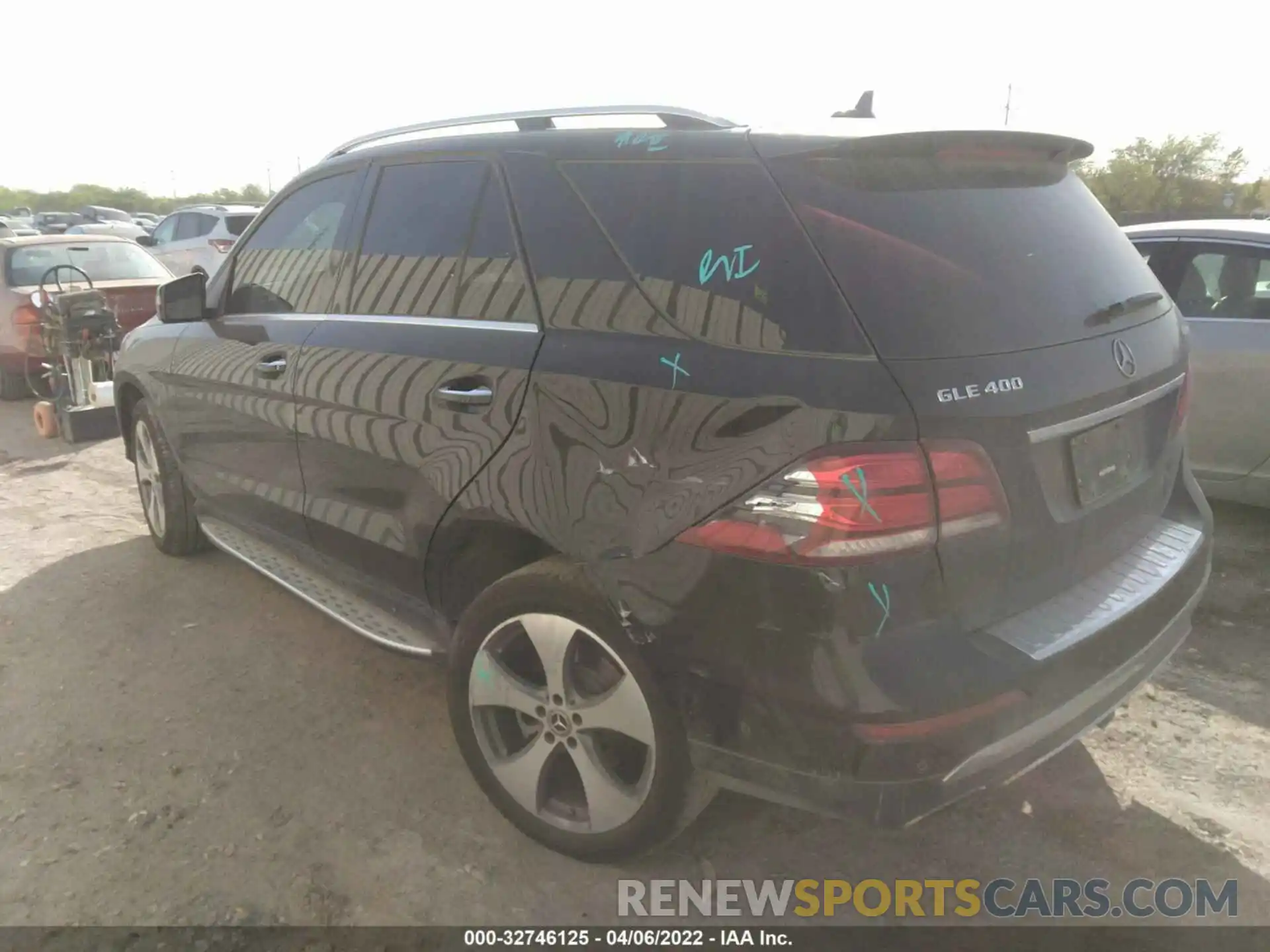 3 Photograph of a damaged car 4JGDA5GBXKB209431 MERCEDES-BENZ GLE 2019