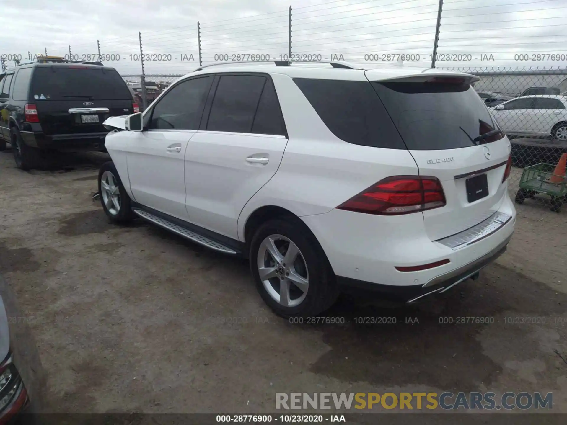 3 Photograph of a damaged car 4JGDA5GBXKB210420 MERCEDES-BENZ GLE 2019