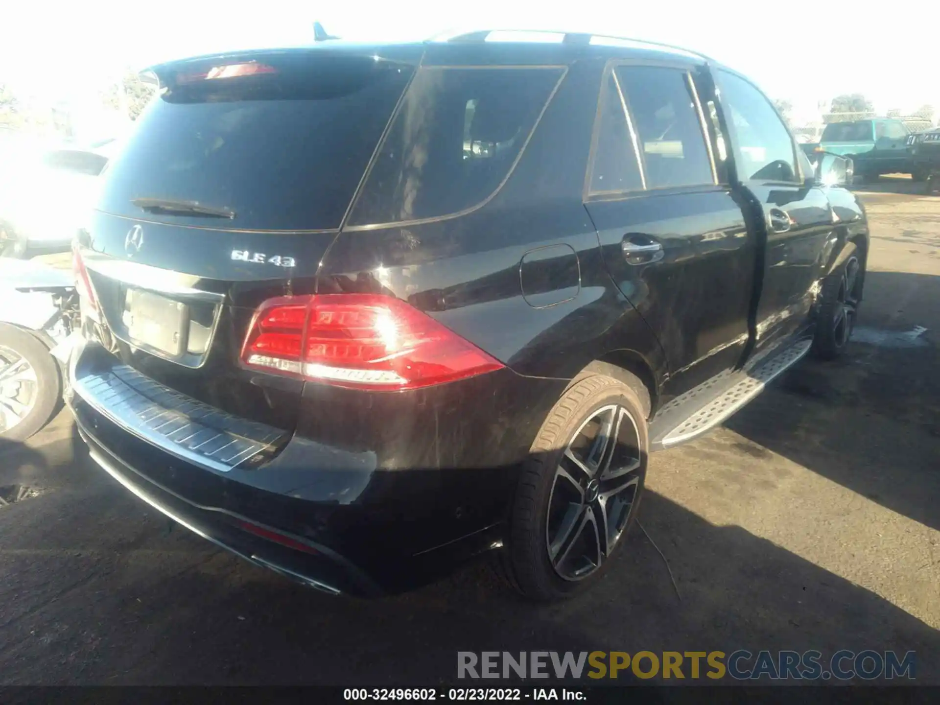 4 Photograph of a damaged car 4JGDA6EB8KB193240 MERCEDES-BENZ GLE 2019