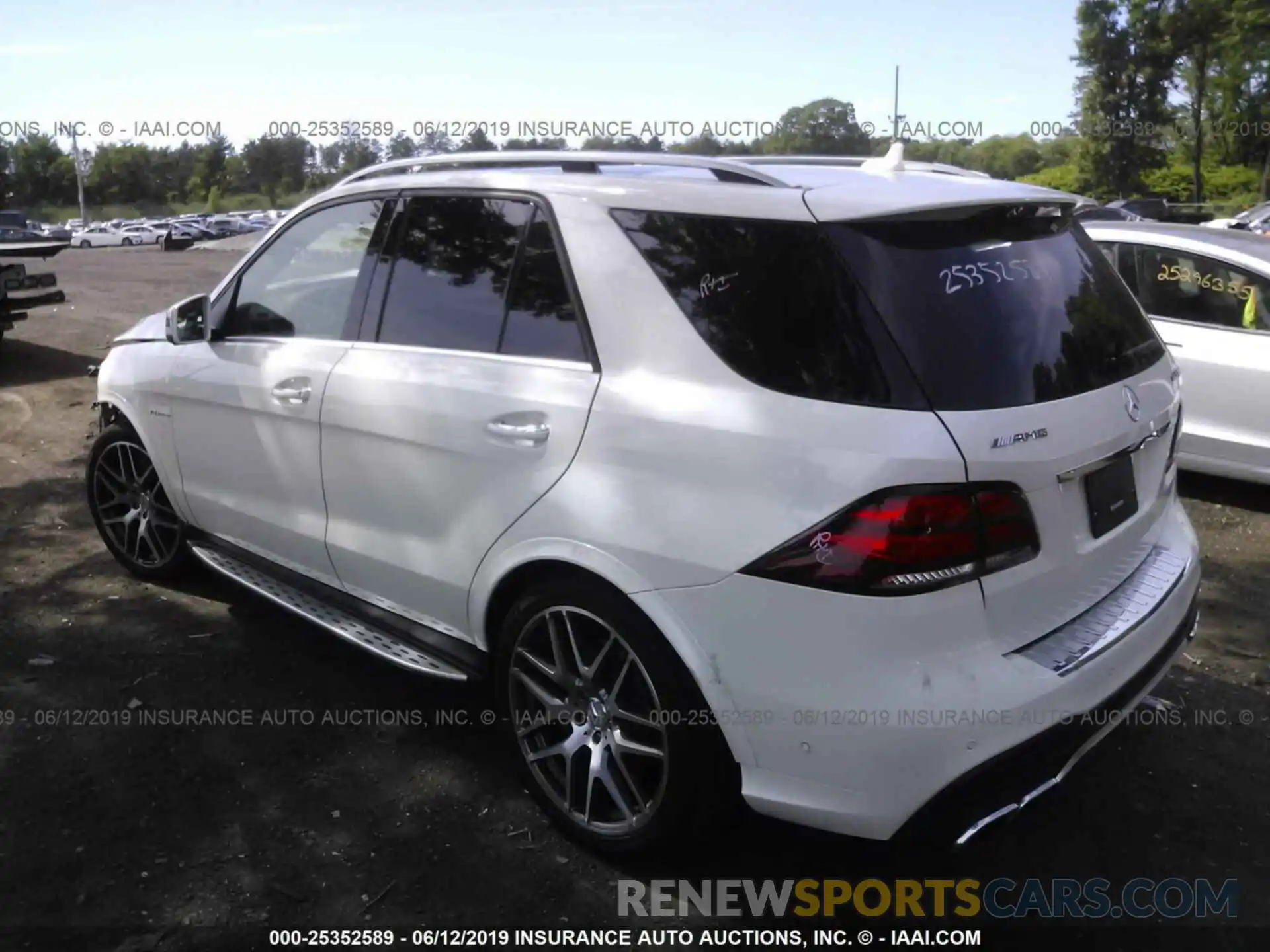 3 Фотография поврежденного автомобиля 4JGDA7FB4KB213522 MERCEDES-BENZ GLE 2019