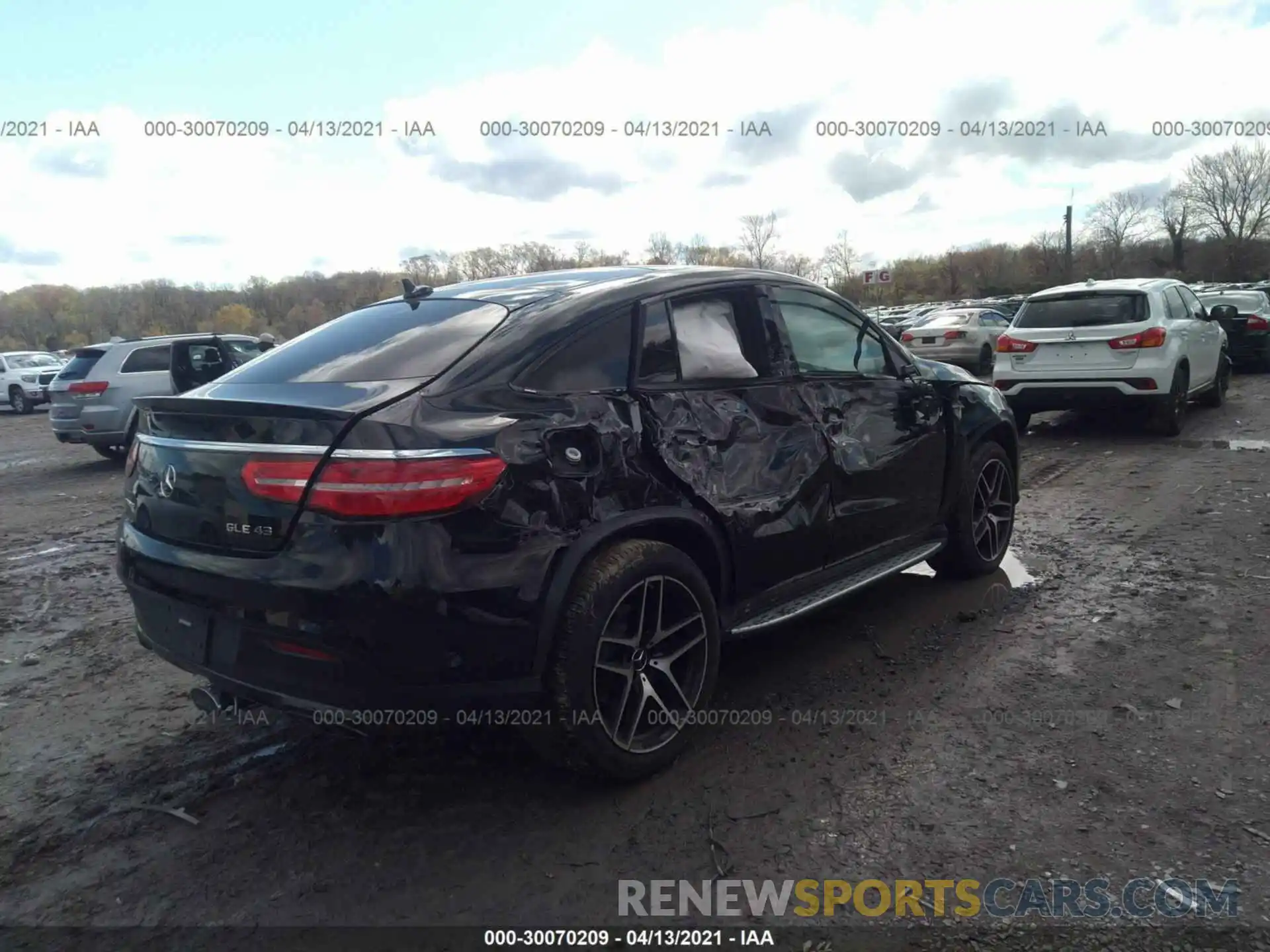 4 Photograph of a damaged car 4JGED6EB1KA151087 MERCEDES-BENZ GLE 2019