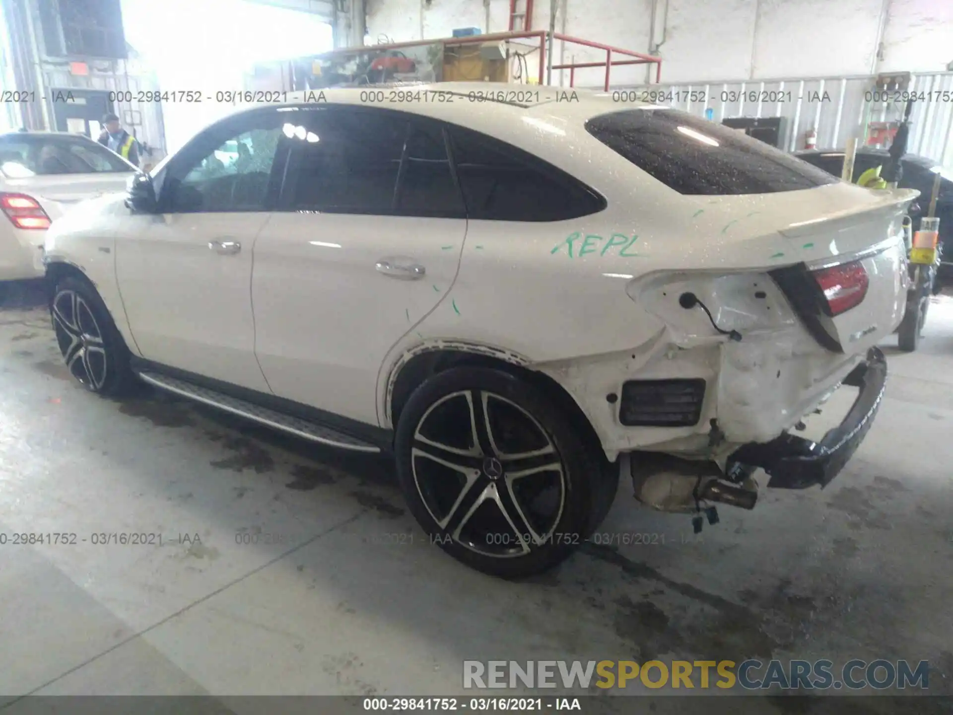 3 Photograph of a damaged car 4JGED6EB1KA154278 MERCEDES-BENZ GLE 2019