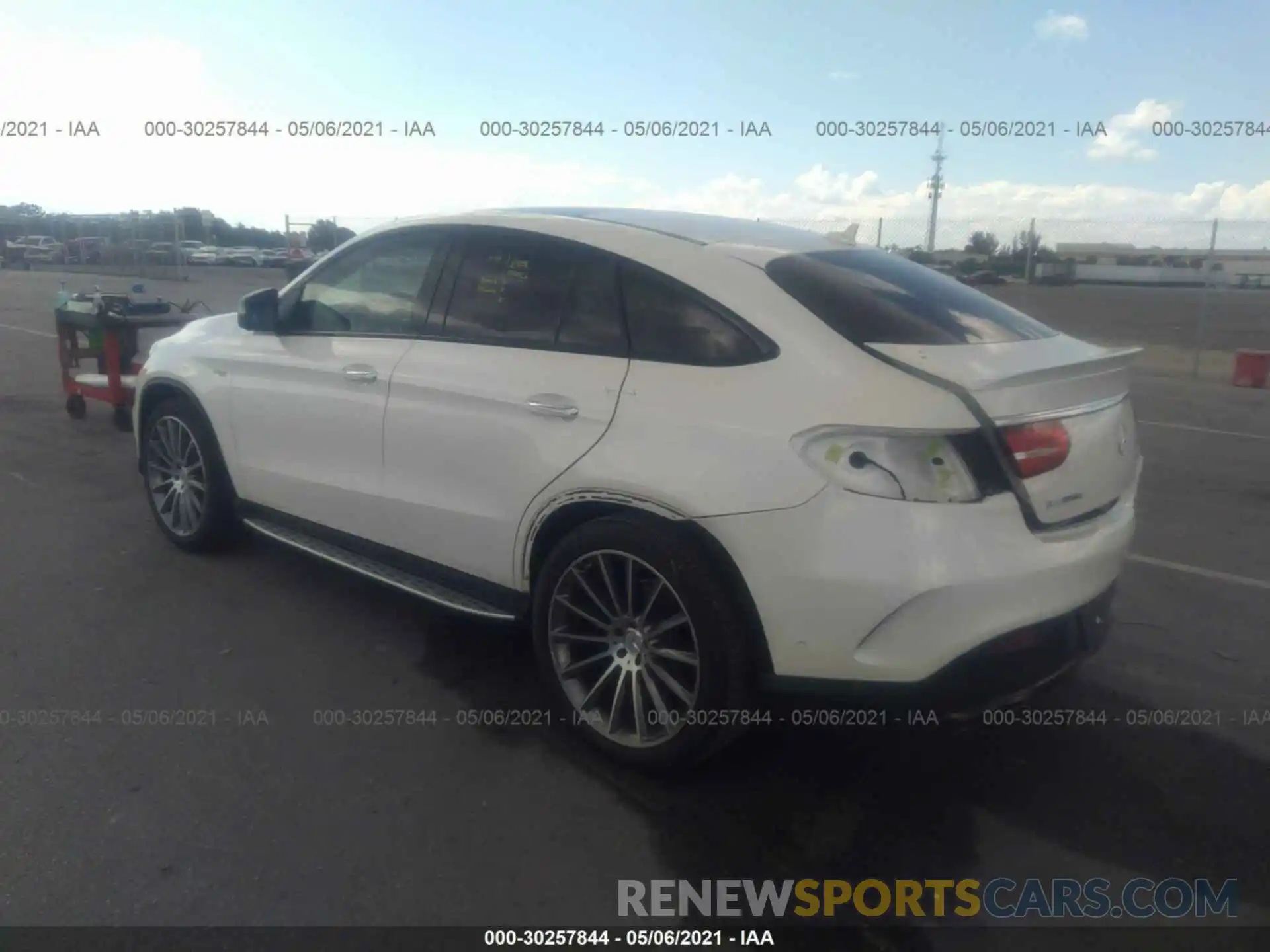 3 Photograph of a damaged car 4JGED6EB7KA128560 MERCEDES-BENZ GLE 2019