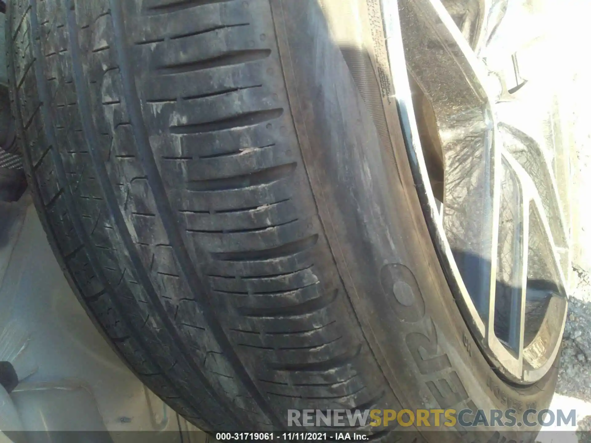 13 Photograph of a damaged car 4JGED6EB7KA137484 MERCEDES-BENZ GLE 2019