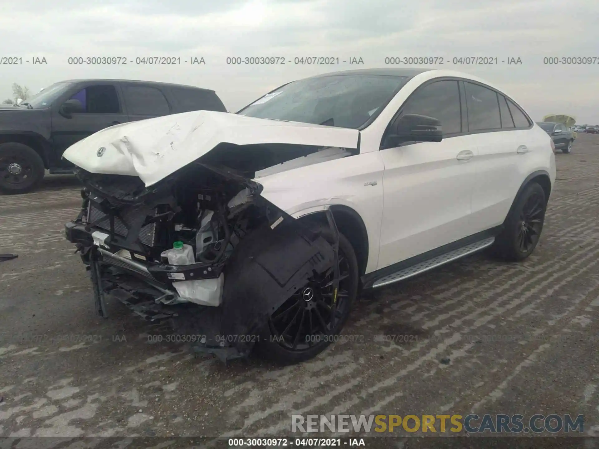 2 Фотография поврежденного автомобиля 4JGED6EB7KA140269 MERCEDES-BENZ GLE 2019