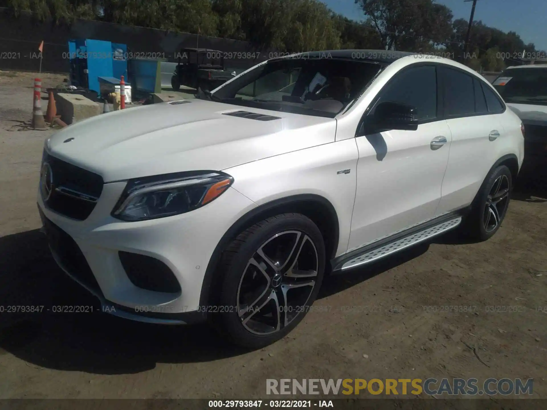 2 Фотография поврежденного автомобиля 4JGED6EB8KA134416 MERCEDES-BENZ GLE 2019