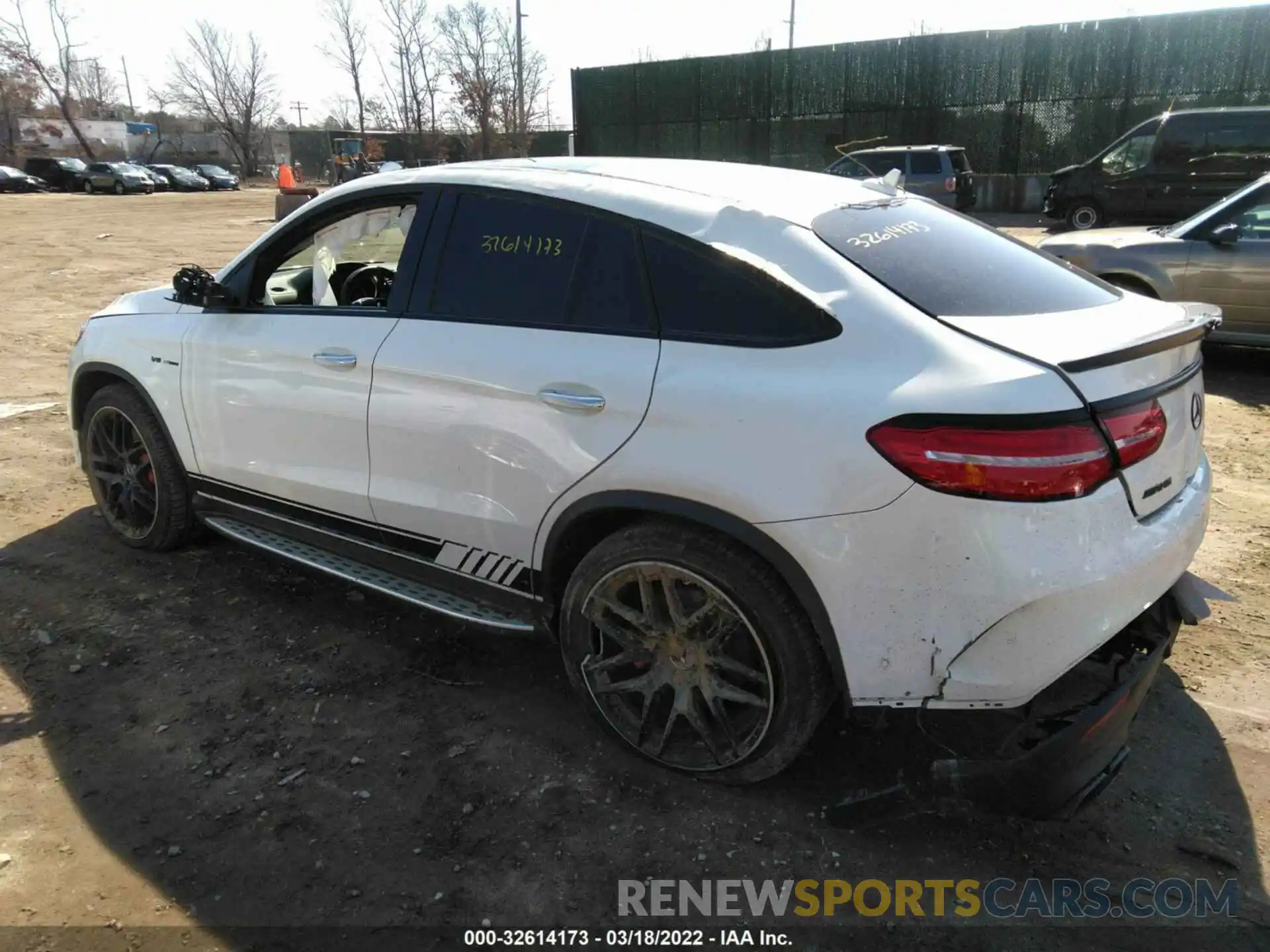 3 Photograph of a damaged car 4JGED7FB0KA134673 MERCEDES-BENZ GLE 2019