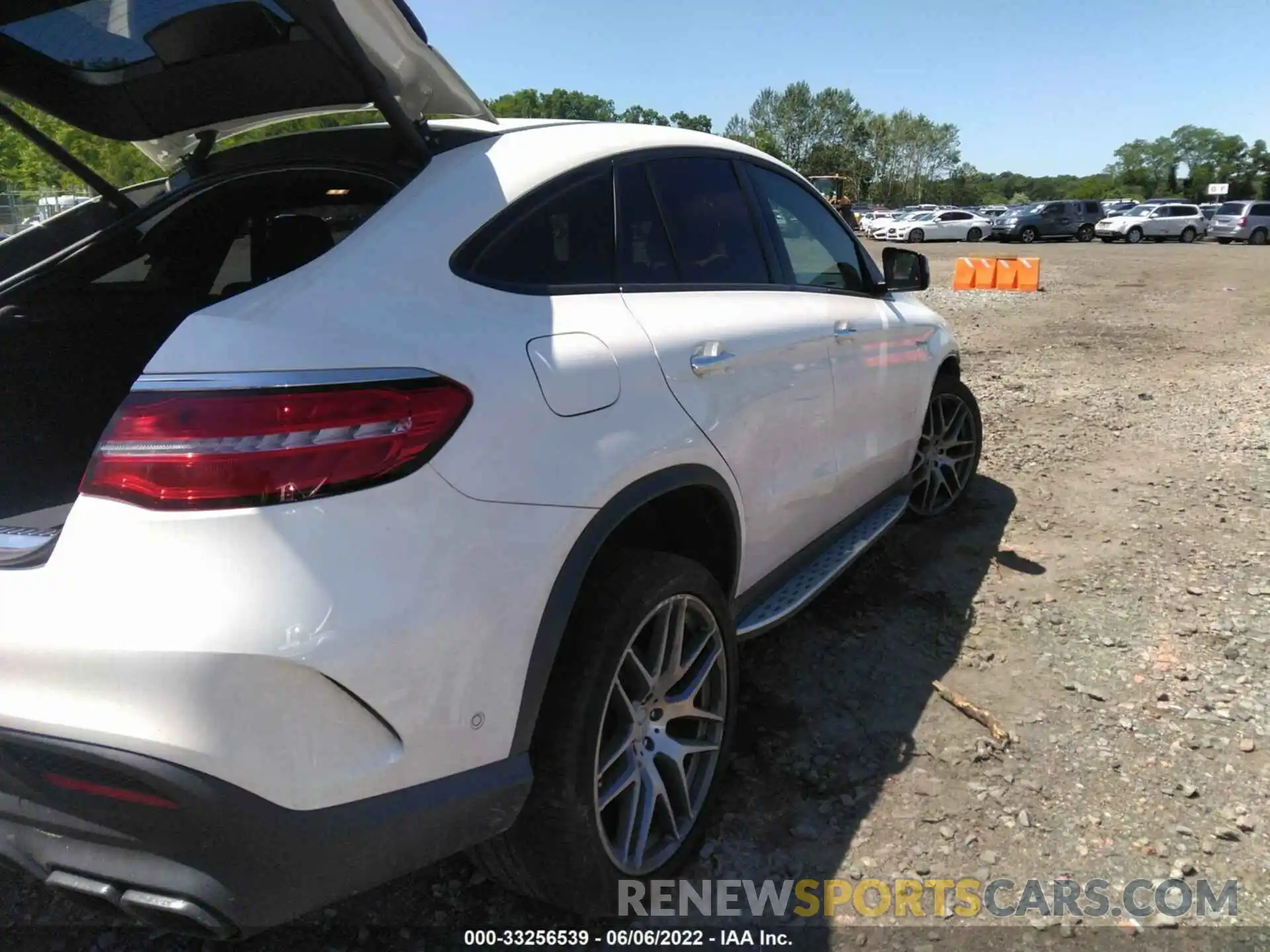 4 Photograph of a damaged car 4JGED7FB3KA154433 MERCEDES-BENZ GLE 2019