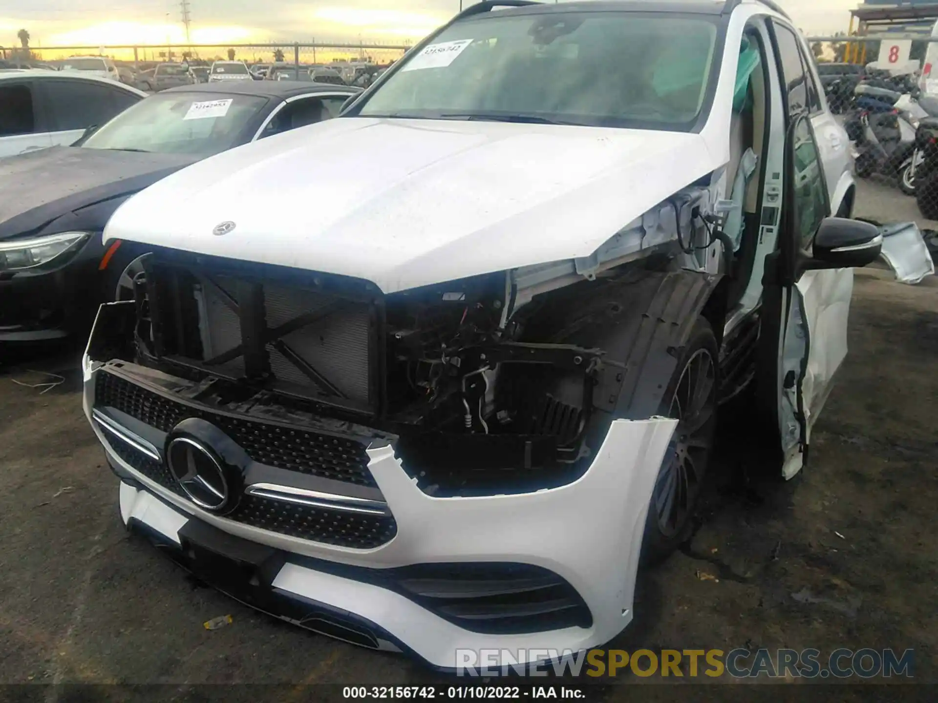 6 Photograph of a damaged car 4JGFB4JB0LA254605 MERCEDES-BENZ GLE 2020