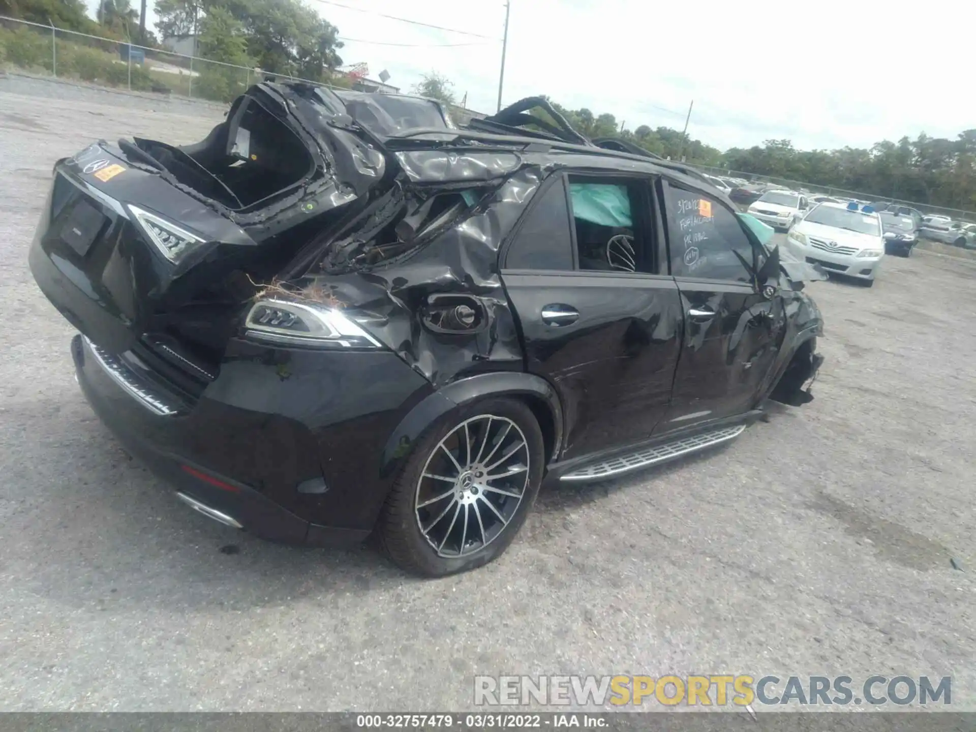 4 Photograph of a damaged car 4JGFB4JB1LA126969 MERCEDES-BENZ GLE 2020