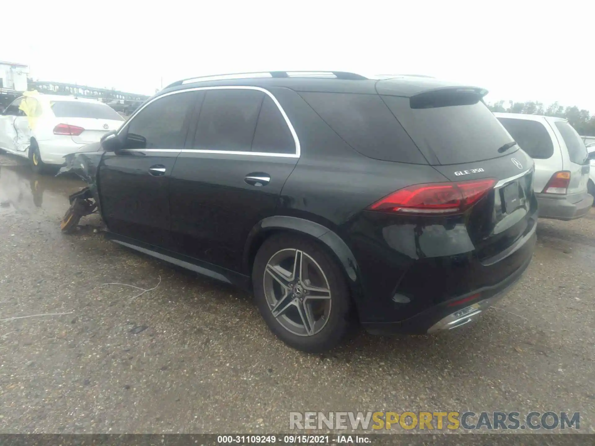 3 Photograph of a damaged car 4JGFB4JB1LA153976 MERCEDES-BENZ GLE 2020