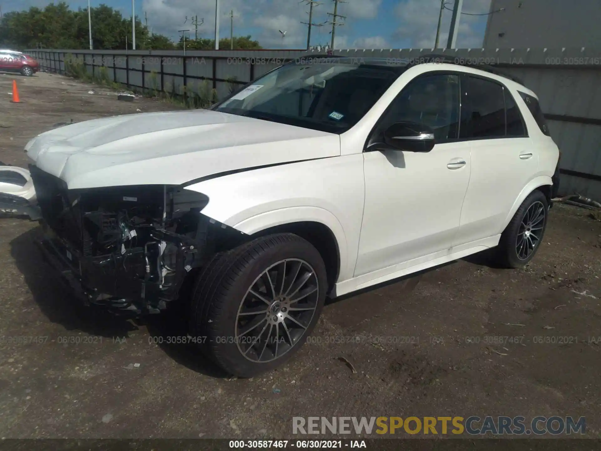 2 Photograph of a damaged car 4JGFB4JB1LA297009 MERCEDES-BENZ GLE 2020