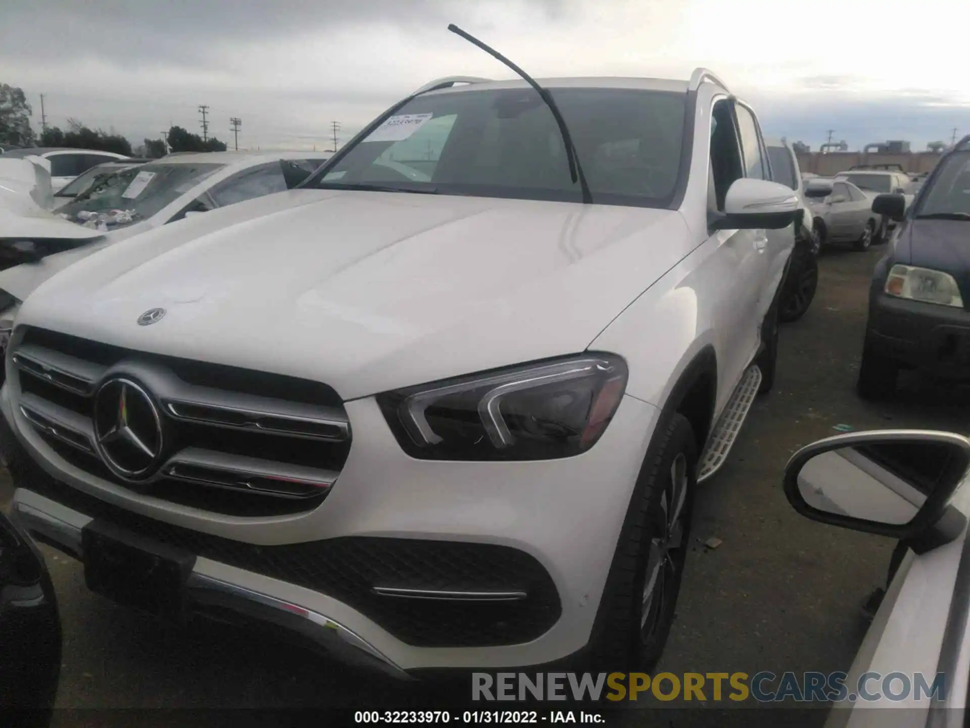 2 Photograph of a damaged car 4JGFB4JB2LA245534 MERCEDES-BENZ GLE 2020