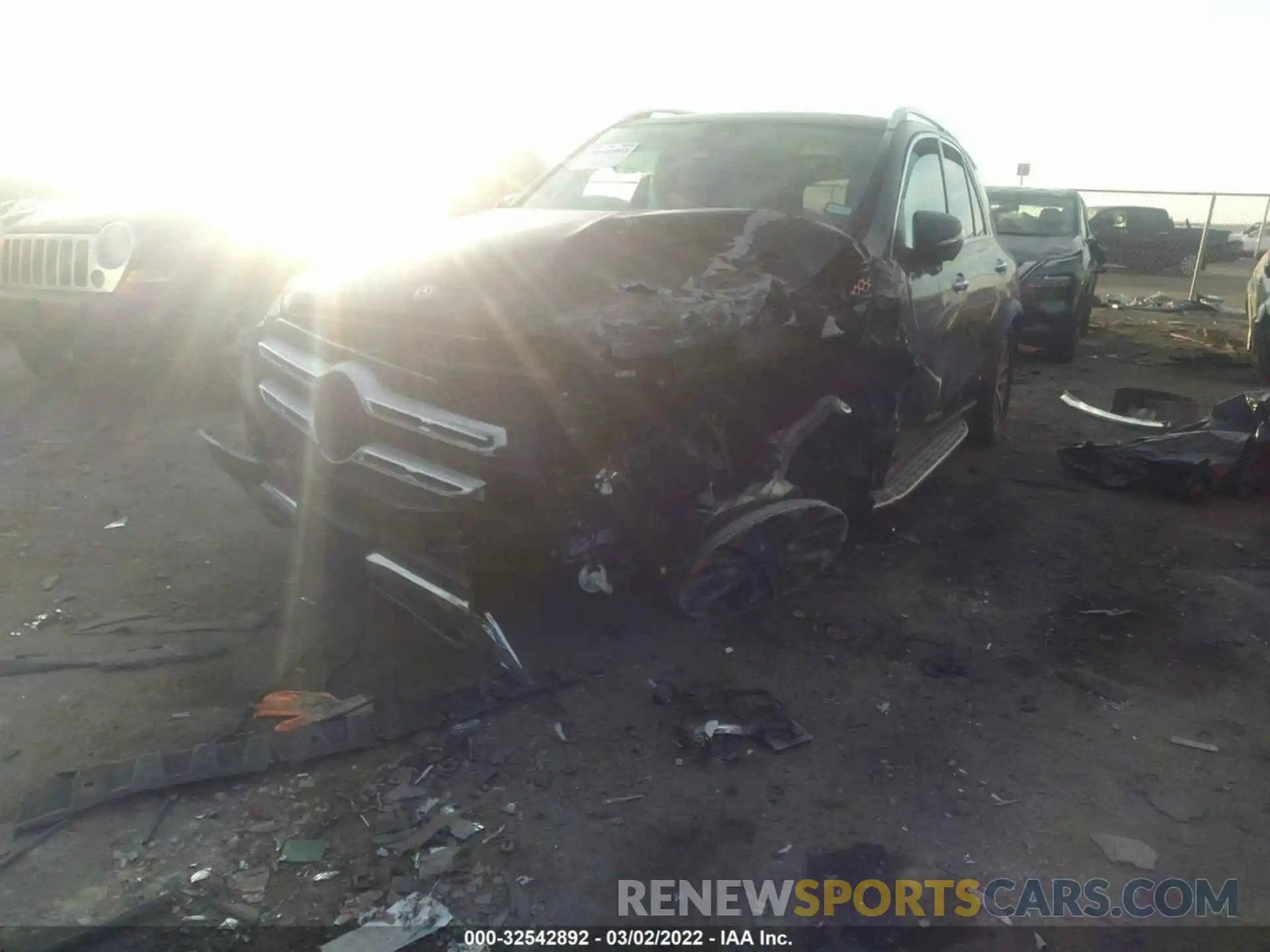 2 Photograph of a damaged car 4JGFB4JB4LA222269 MERCEDES-BENZ GLE 2020