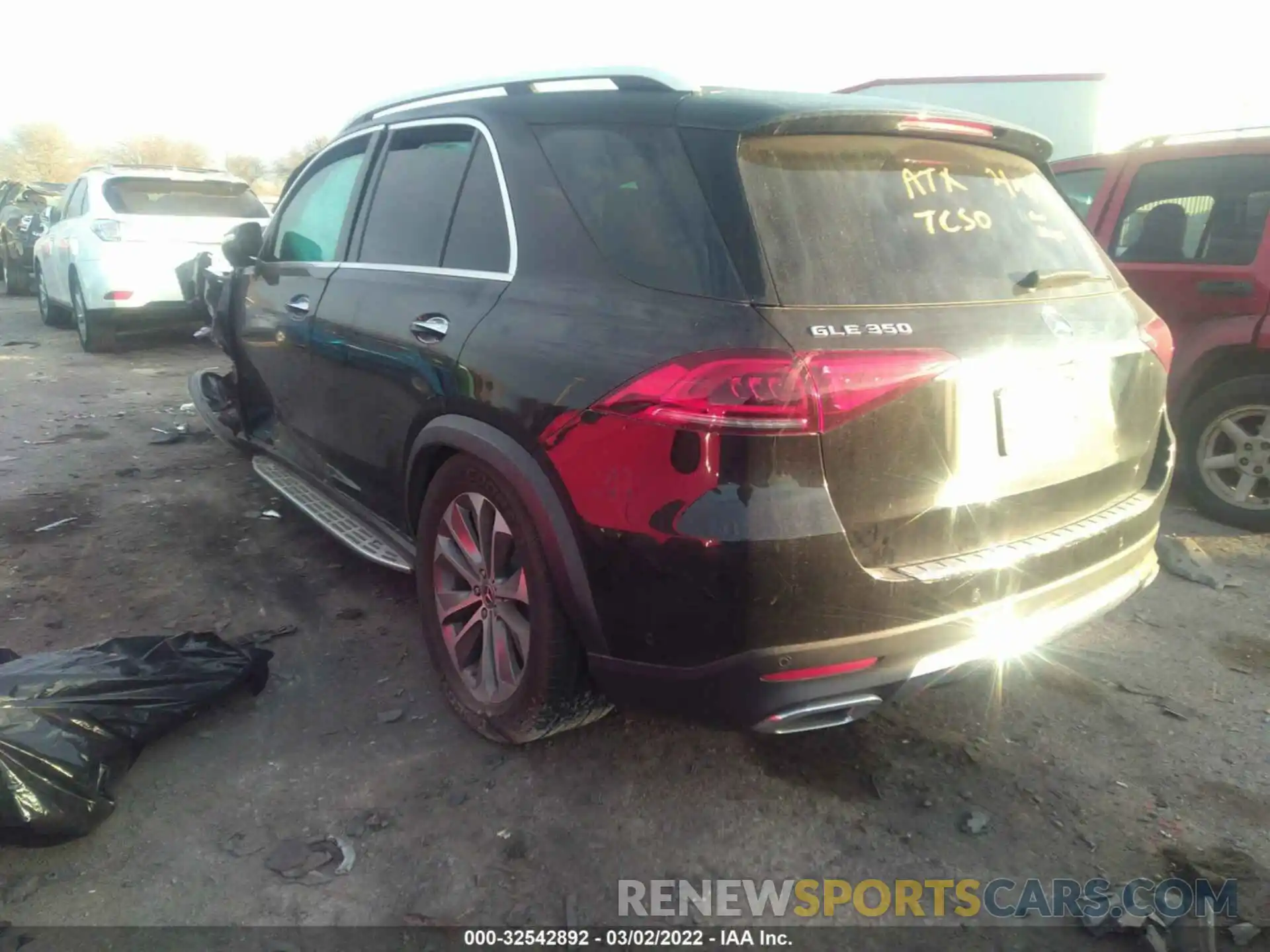 3 Photograph of a damaged car 4JGFB4JB4LA222269 MERCEDES-BENZ GLE 2020