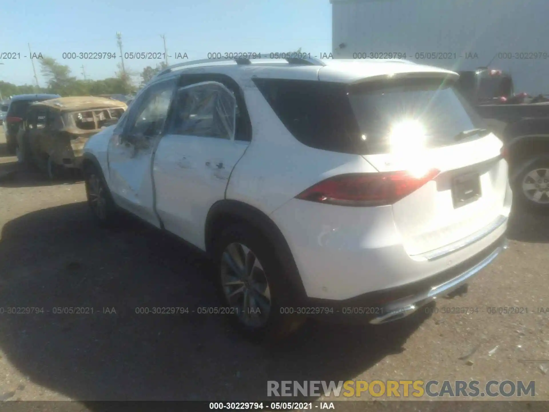 3 Photograph of a damaged car 4JGFB4JB7LA130525 MERCEDES-BENZ GLE 2020