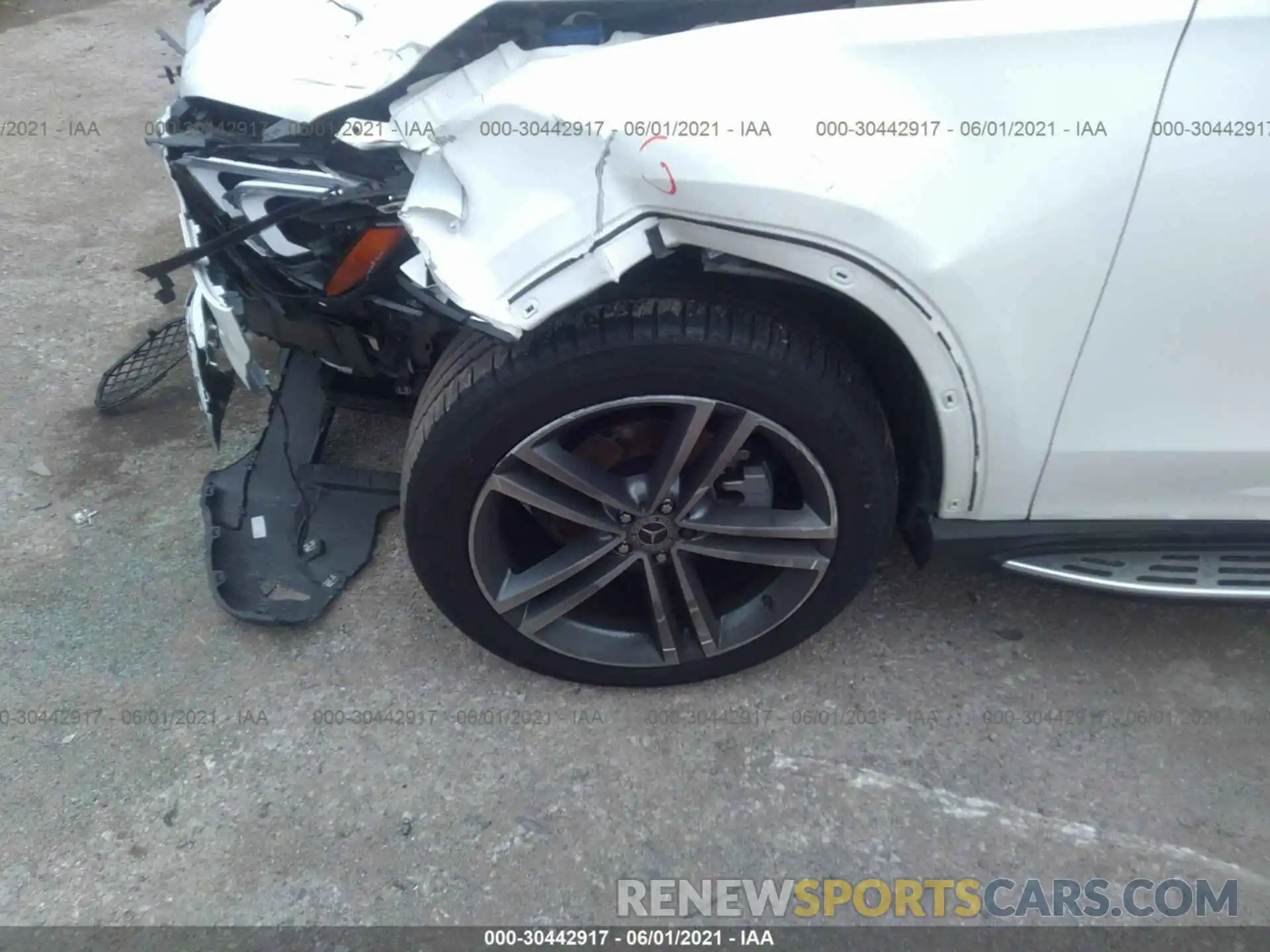 12 Photograph of a damaged car 4JGFB4JB8LA292387 MERCEDES-BENZ GLE 2020