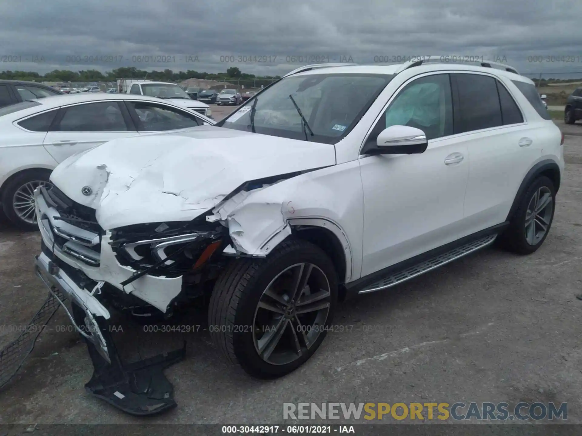 2 Photograph of a damaged car 4JGFB4JB8LA292387 MERCEDES-BENZ GLE 2020