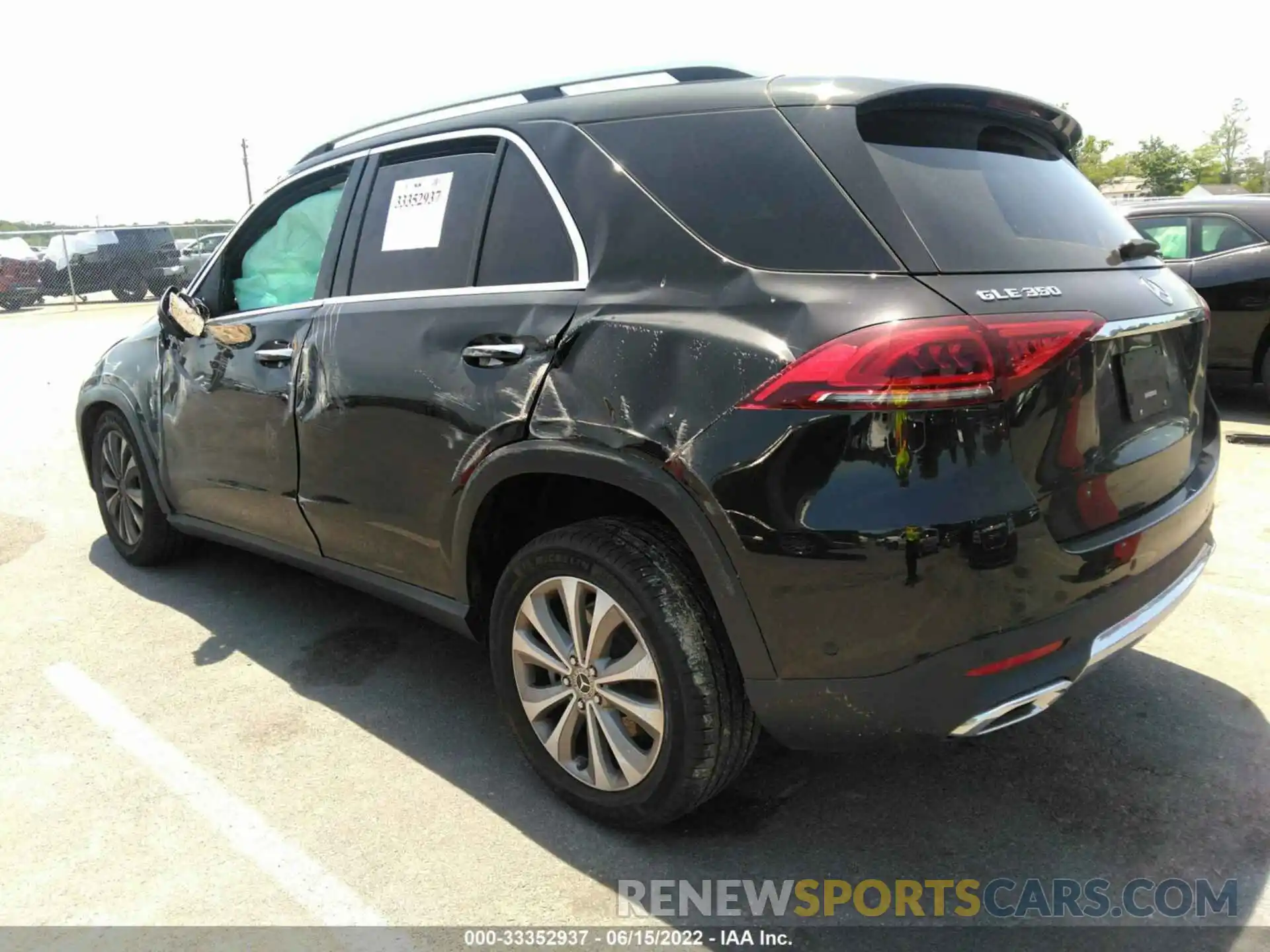 3 Photograph of a damaged car 4JGFB4JB9LA150730 MERCEDES-BENZ GLE 2020