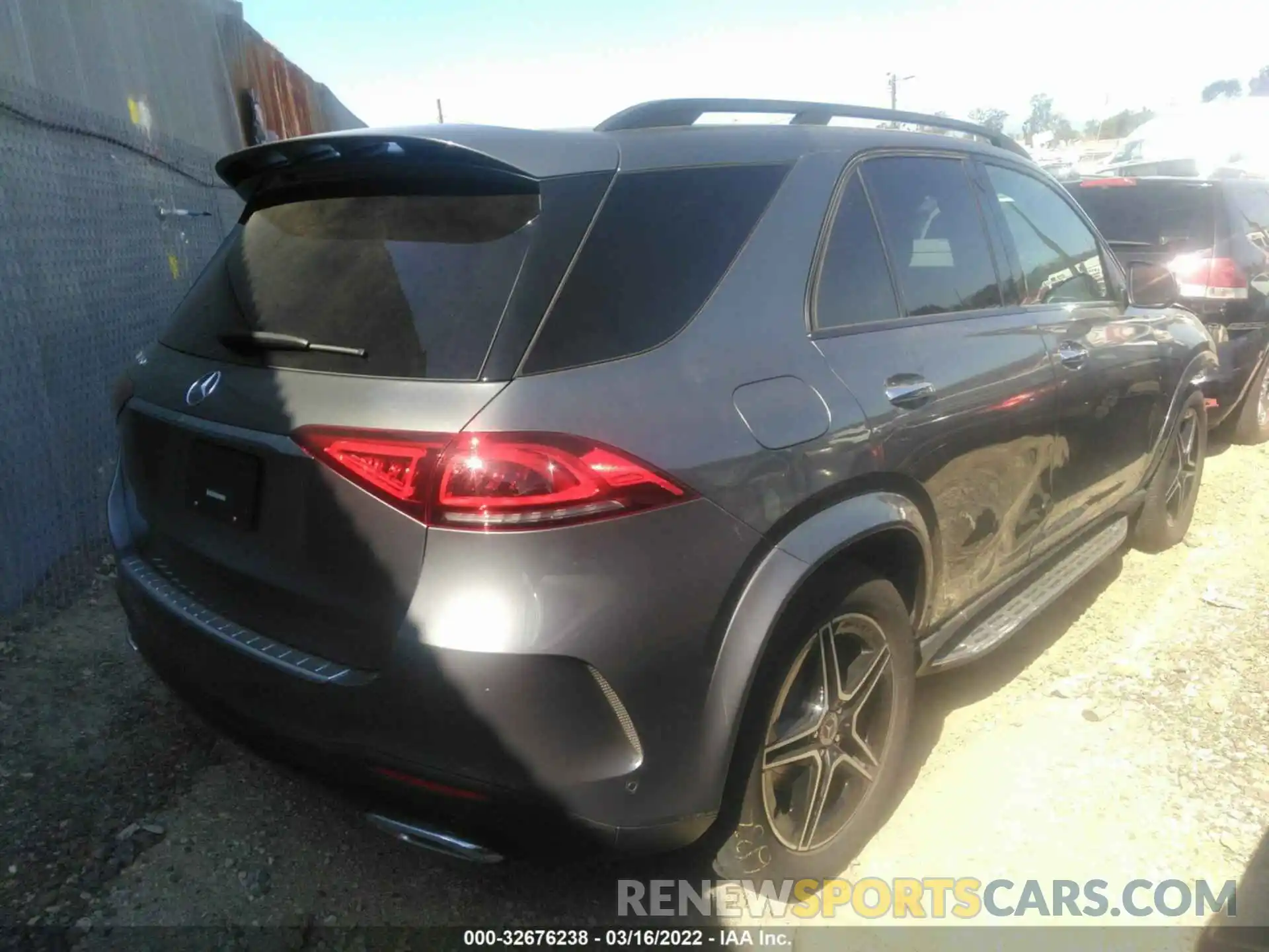 4 Photograph of a damaged car 4JGFB4JBXLA243076 MERCEDES-BENZ GLE 2020