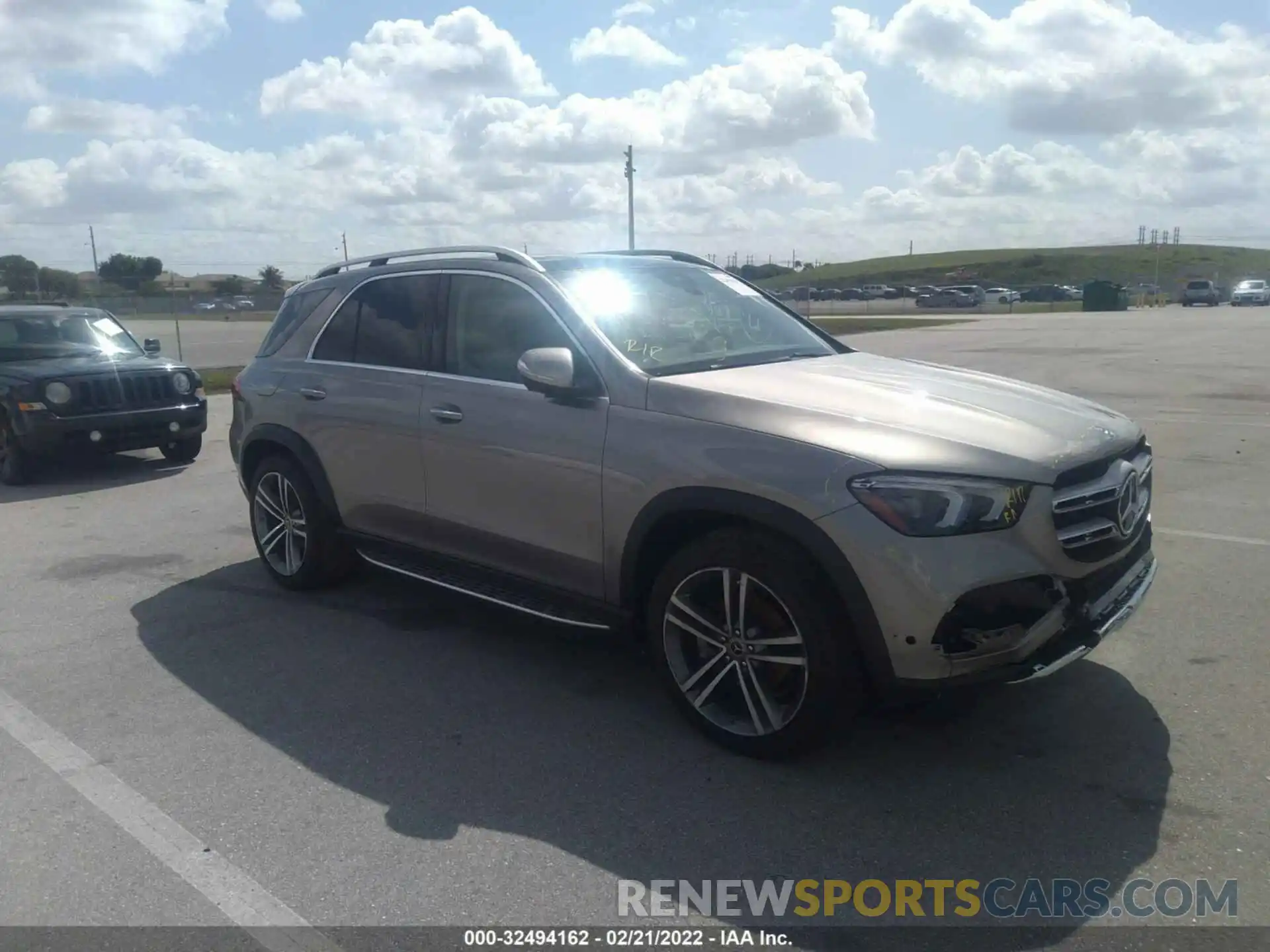 1 Photograph of a damaged car 4JGFB4JE0LA229892 MERCEDES-BENZ GLE 2020