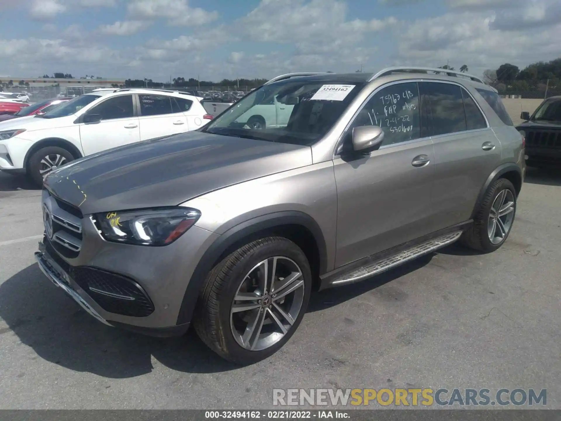 2 Photograph of a damaged car 4JGFB4JE0LA229892 MERCEDES-BENZ GLE 2020