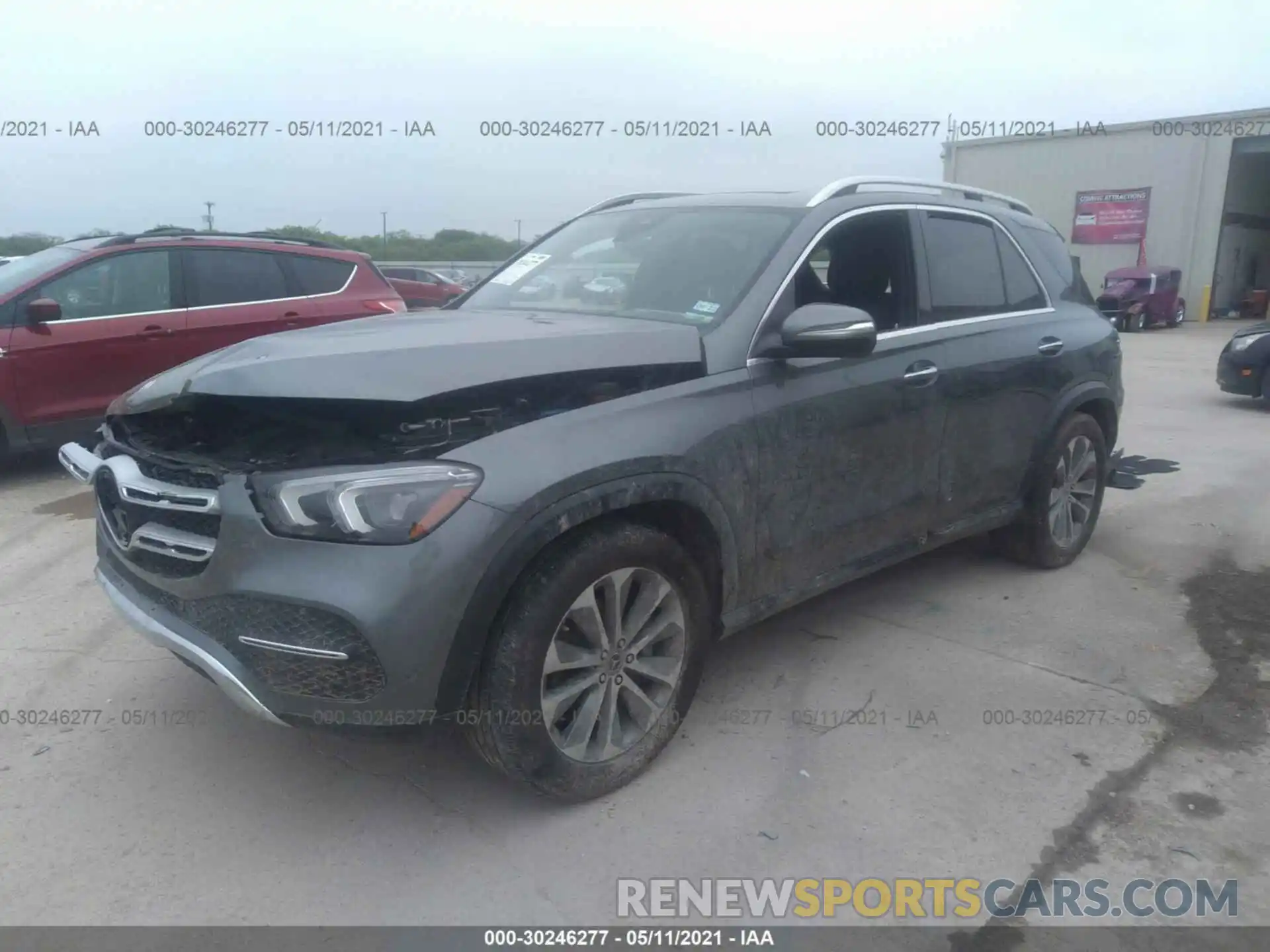 2 Photograph of a damaged car 4JGFB4JE4LA206504 MERCEDES-BENZ GLE 2020