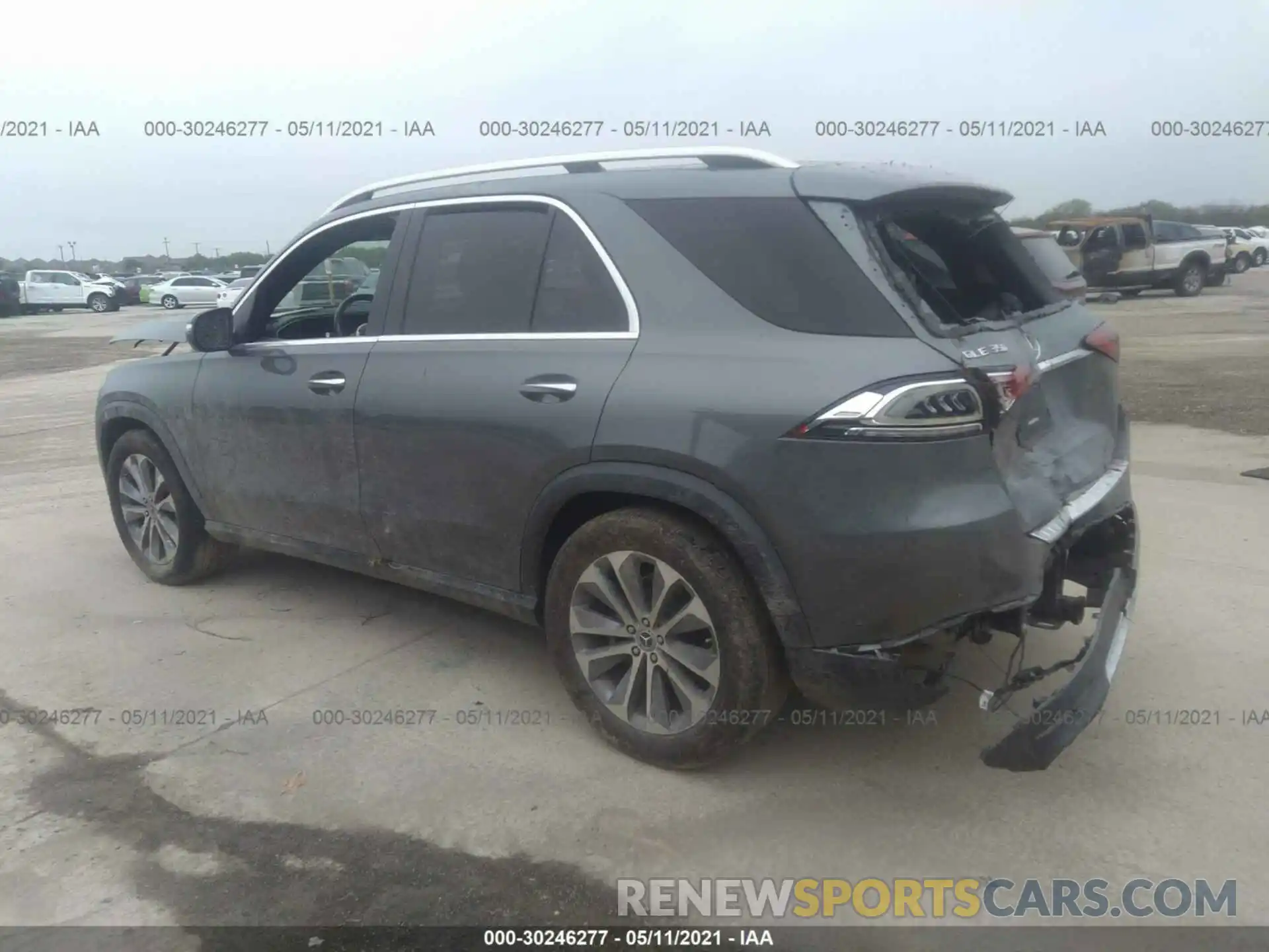 3 Photograph of a damaged car 4JGFB4JE4LA206504 MERCEDES-BENZ GLE 2020