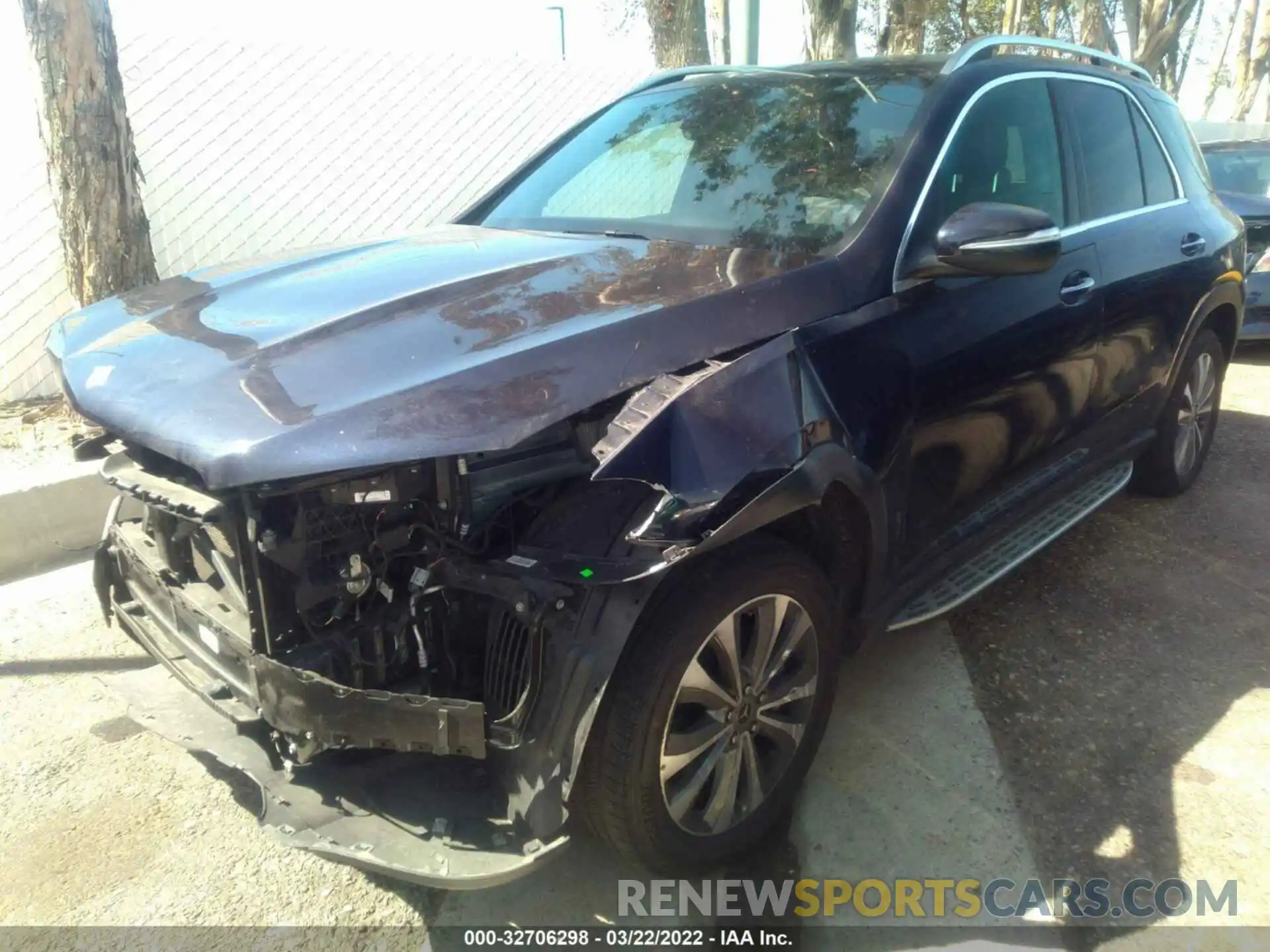 2 Photograph of a damaged car 4JGFB4JE6LA213759 MERCEDES-BENZ GLE 2020