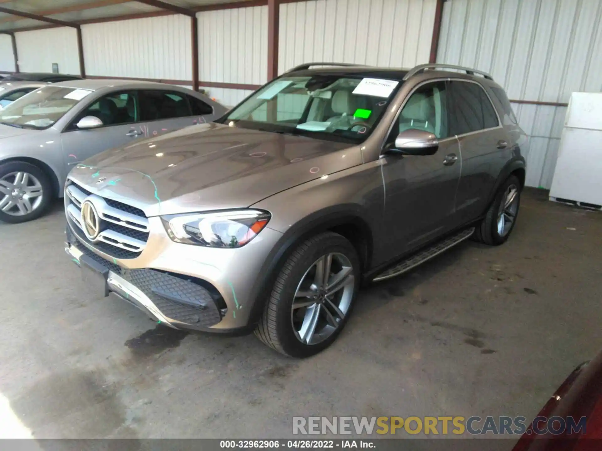 2 Photograph of a damaged car 4JGFB4KB1LA084401 MERCEDES-BENZ GLE 2020