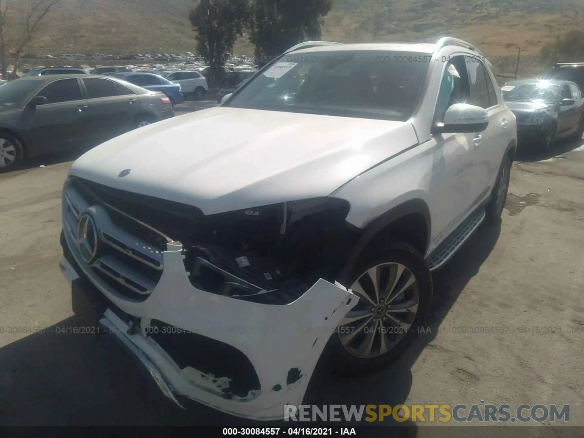 2 Photograph of a damaged car 4JGFB4KB3LA079894 MERCEDES-BENZ GLE 2020